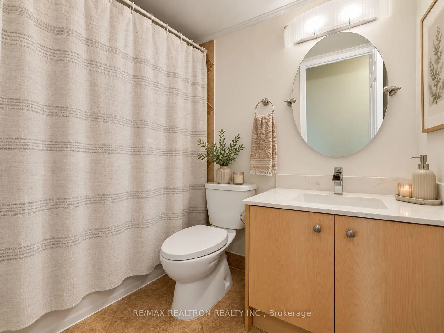 Photo 15 of Unit 415, 175 Cedar Avenue, Richmond Hill, Harding — HOMEH