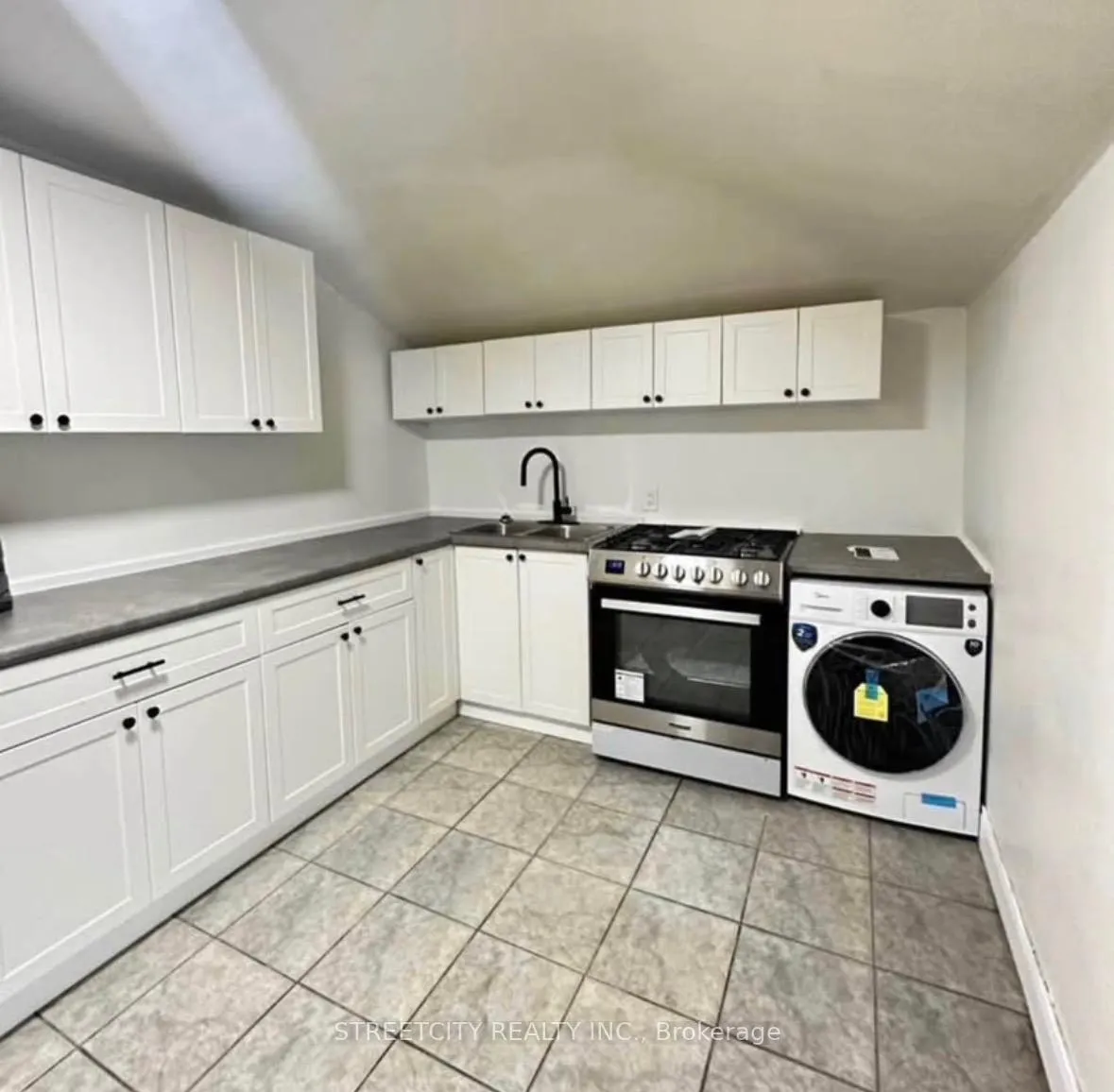 Photo 2 of 216 John Street N, Hamilton, Beasley — HOMEH