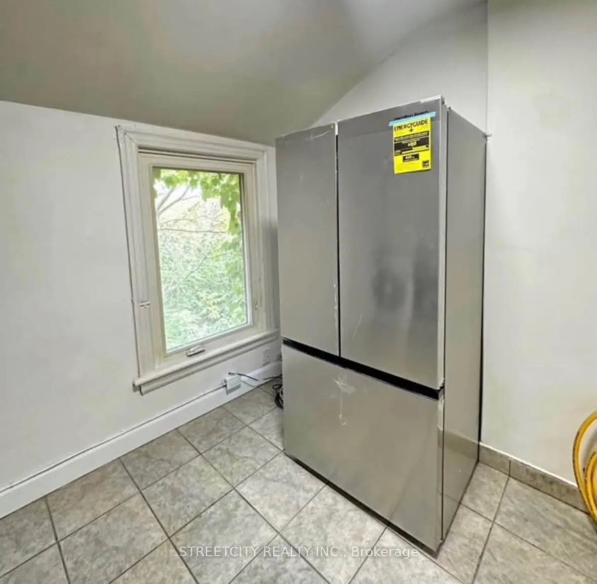 Photo 3 of 216 John Street N, Hamilton, Beasley — HOMEH