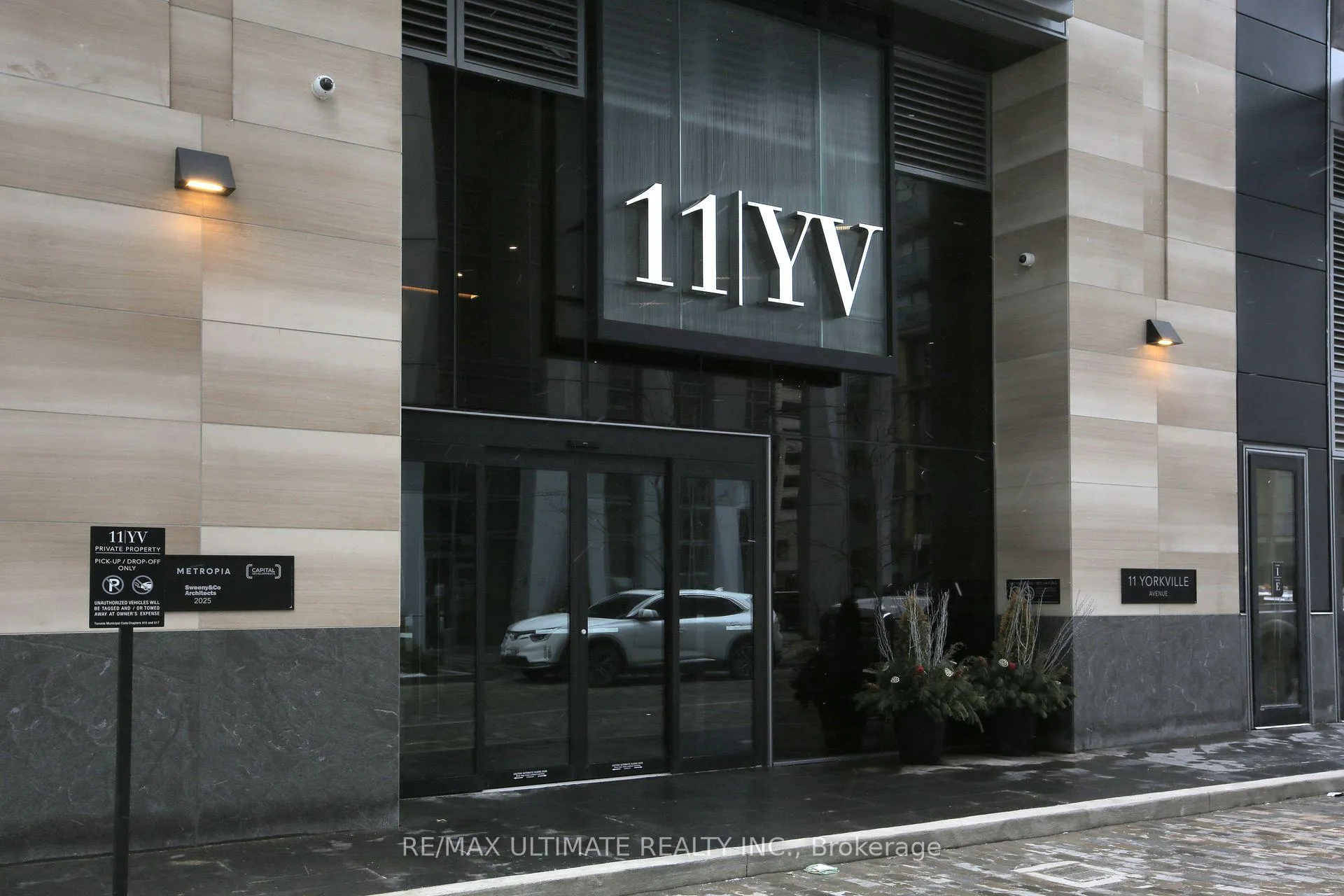 Photo 2 of Unit 1902, 11 Yorkville Avenue, Toronto, The Annex — HOMEH