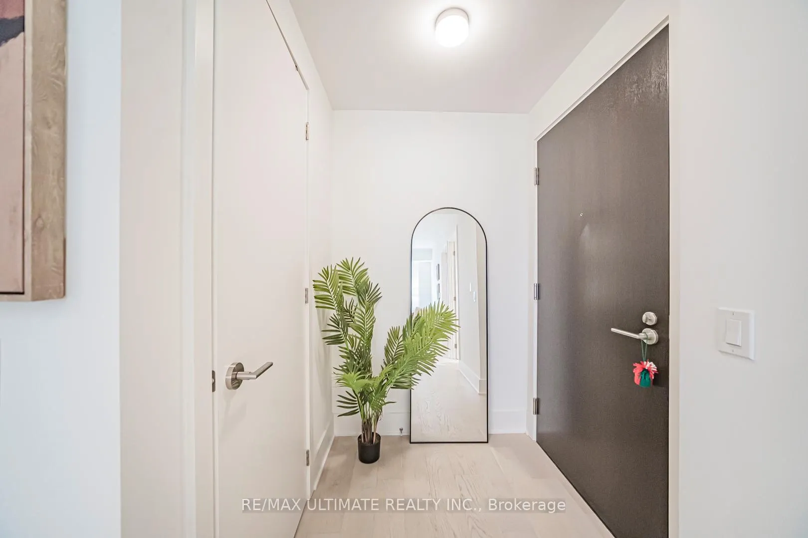 Photo 6 of Unit 1902, 11 Yorkville Avenue, Toronto, The Annex — HOMEH