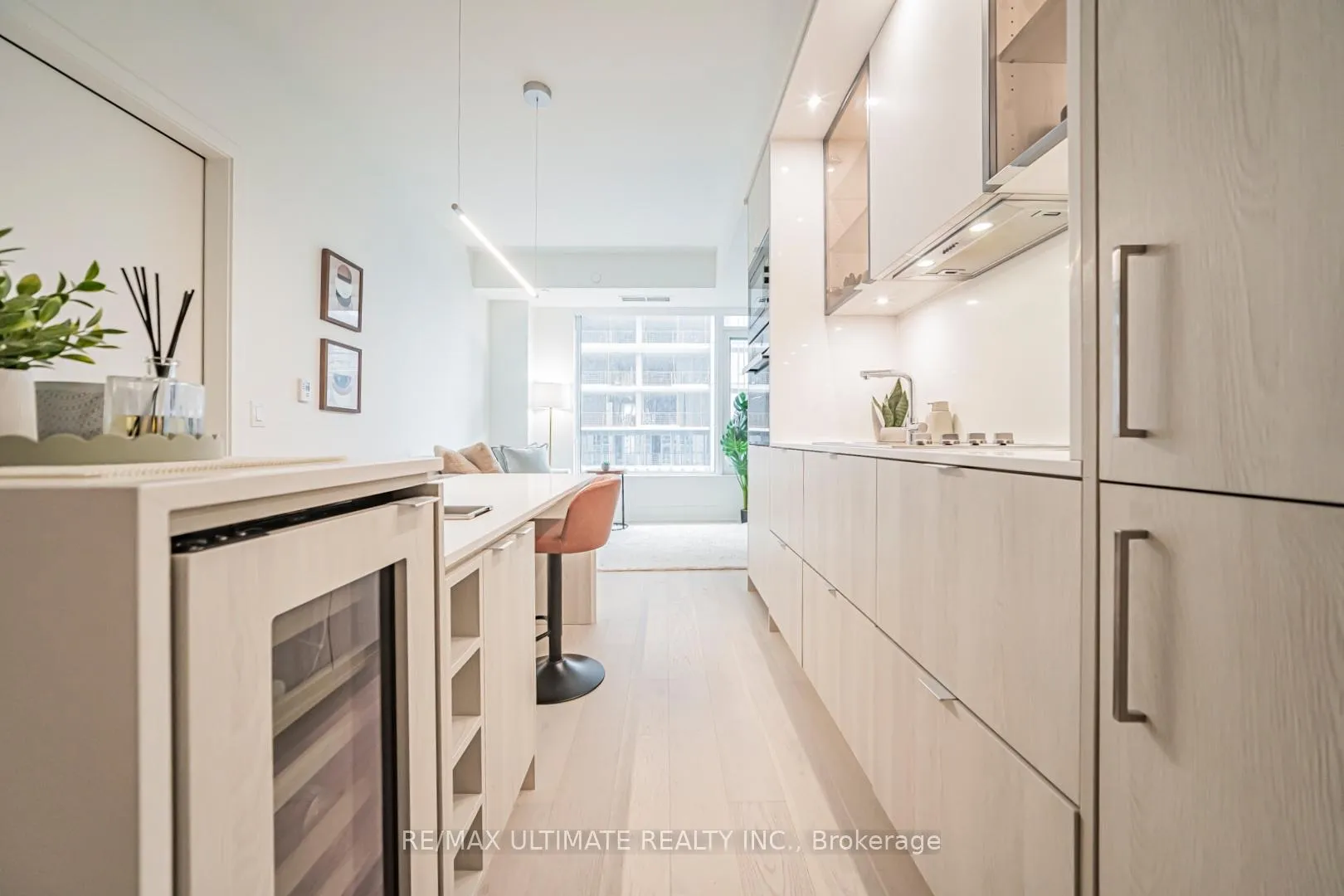 Photo 8 of Unit 1902, 11 Yorkville Avenue, Toronto, The Annex — HOMEH