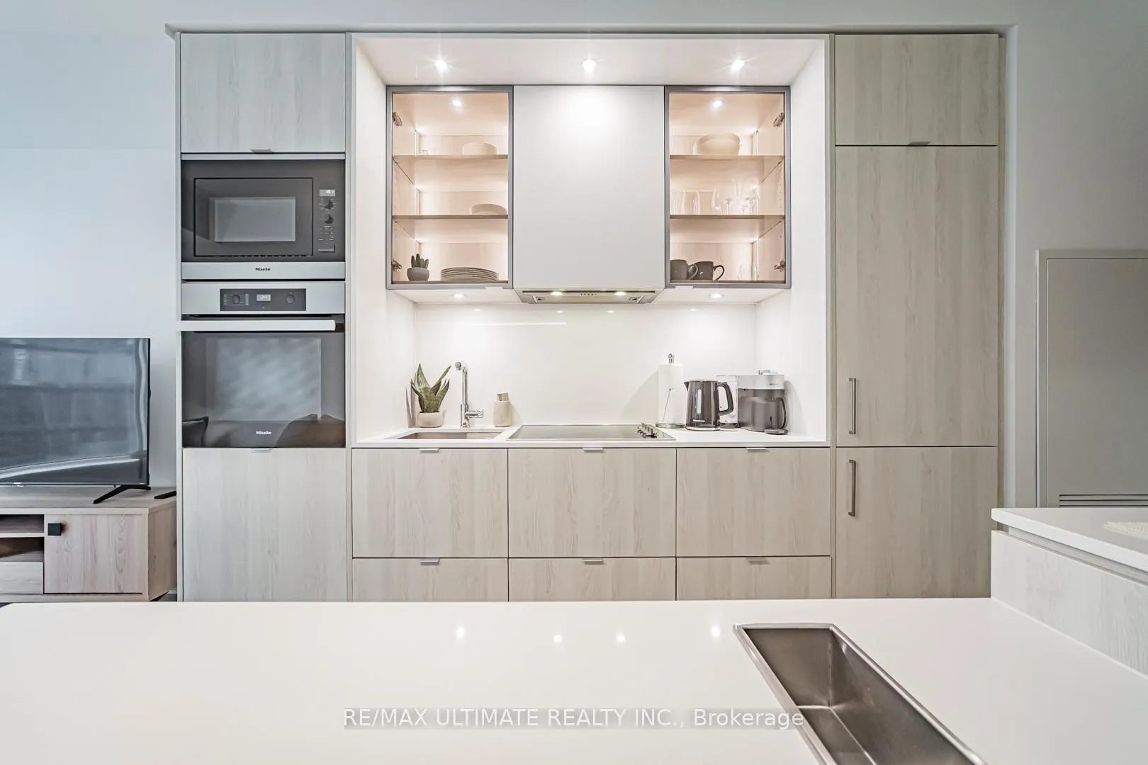 Photo 9 of Unit 1902, 11 Yorkville Avenue, Toronto, The Annex — HOMEH