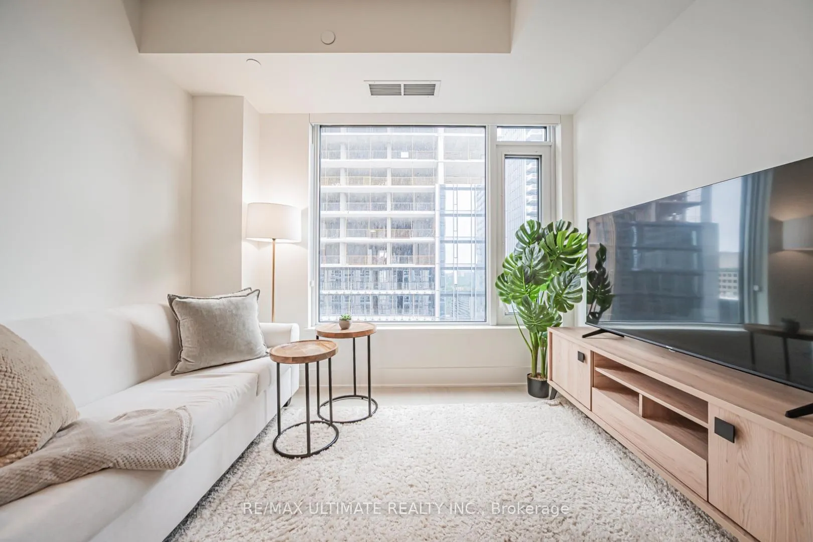 Photo 10 of Unit 1902, 11 Yorkville Avenue, Toronto, The Annex — HOMEH