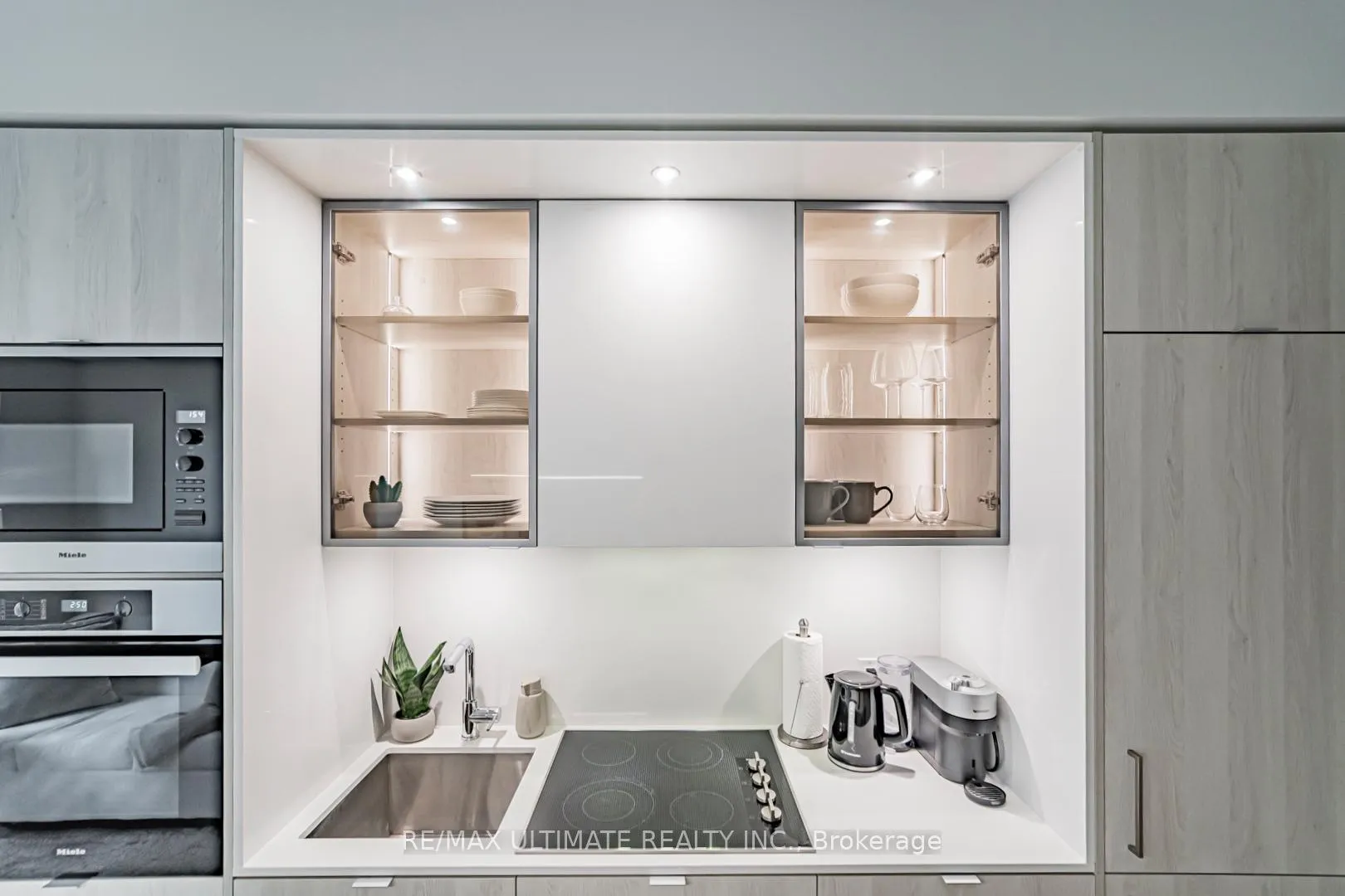 Photo 15 of Unit 1902, 11 Yorkville Avenue, Toronto, The Annex — HOMEH