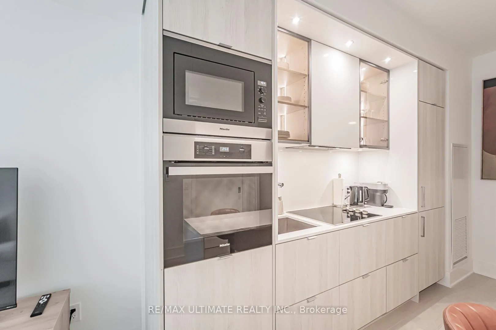 Photo 16 of Unit 1902, 11 Yorkville Avenue, Toronto, The Annex — HOMEH