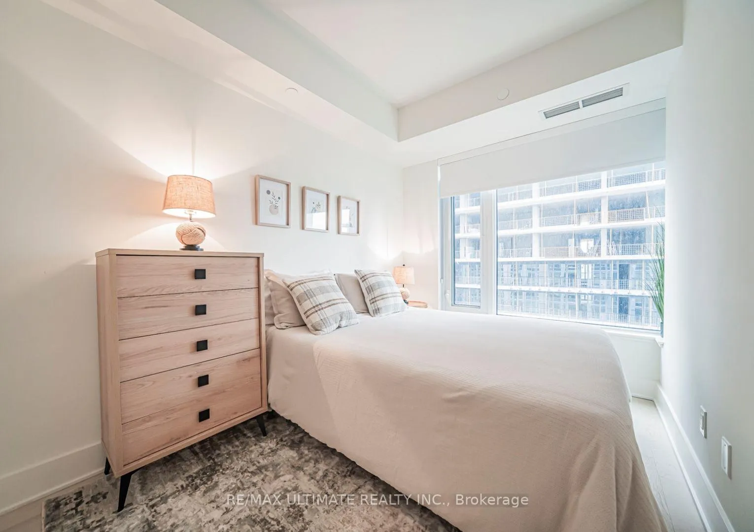 Photo 18 of Unit 1902, 11 Yorkville Avenue, Toronto, The Annex — HOMEH