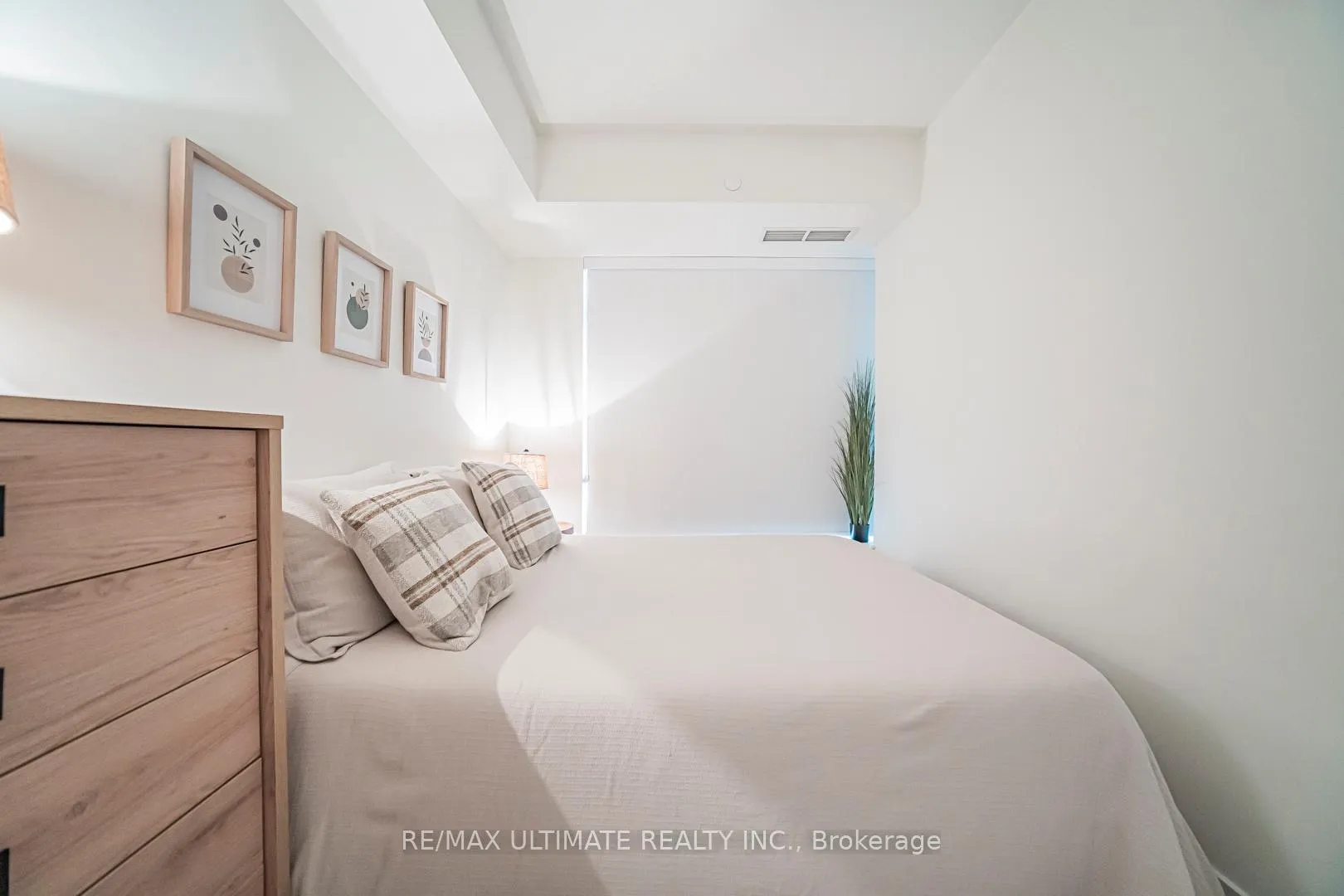 Photo 19 of Unit 1902, 11 Yorkville Avenue, Toronto, The Annex — HOMEH