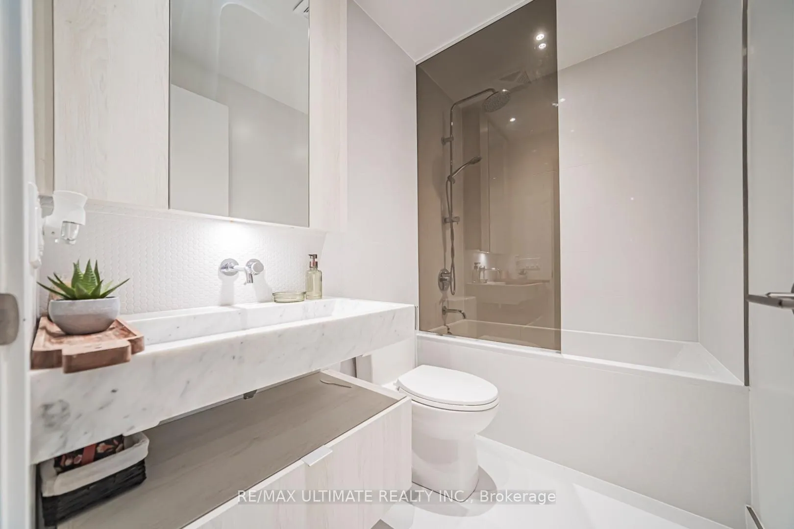 Photo 21 of Unit 1902, 11 Yorkville Avenue, Toronto, The Annex — HOMEH