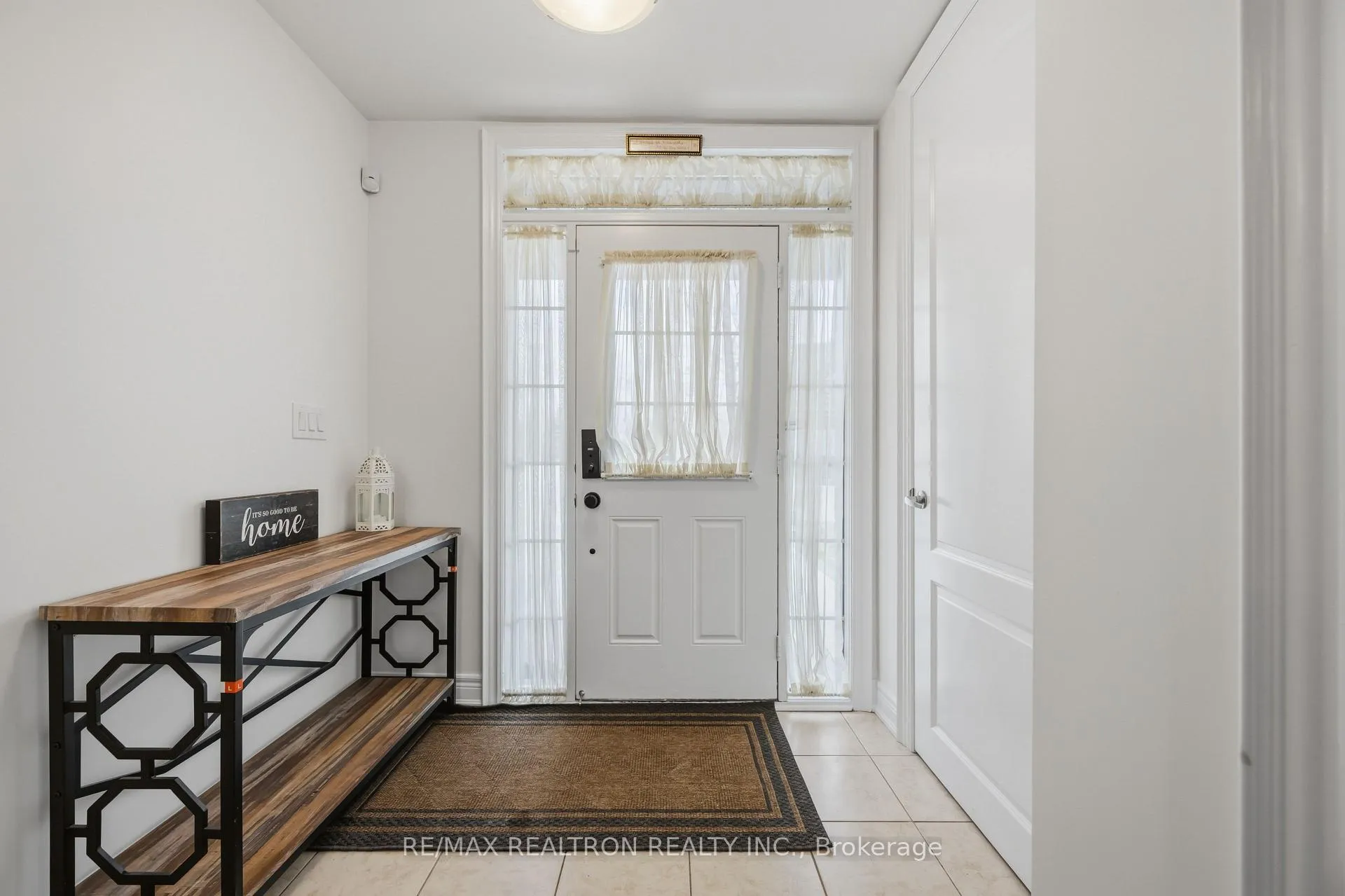 Photo 8 of 52 Quarrie Lane, Ajax, Northwest Ajax — HOMEH