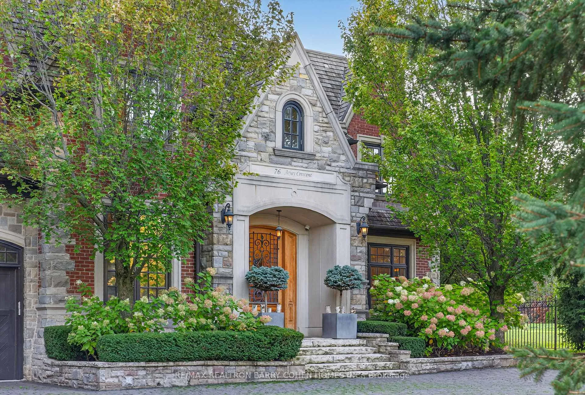 Photo 2 of 76 Arjay Crescent, North York, Bridle Path-Sunnybrook-York Mills — HOMEH