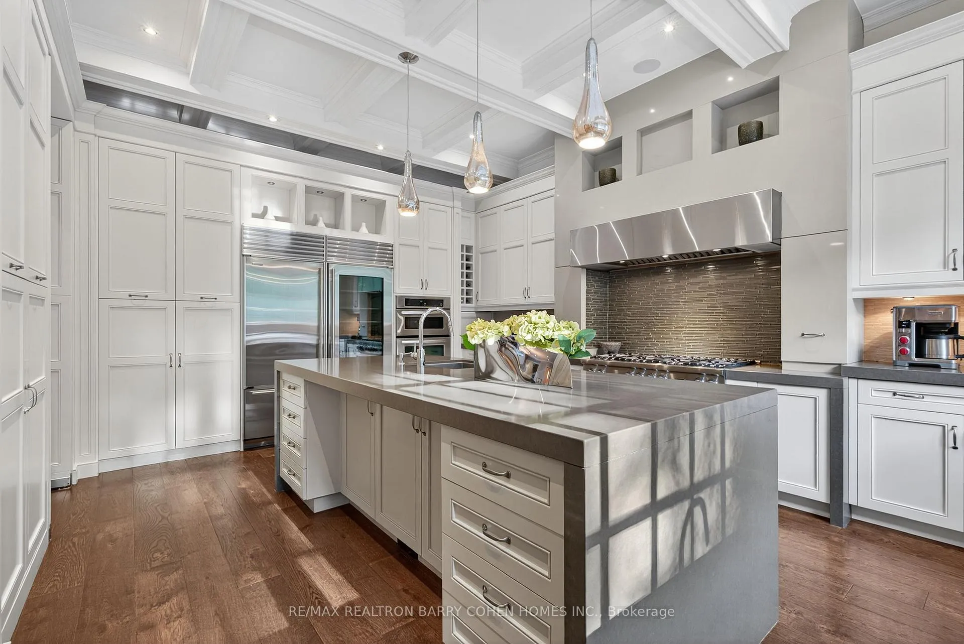 Photo 10 of 76 Arjay Crescent, North York, Bridle Path-Sunnybrook-York Mills — HOMEH
