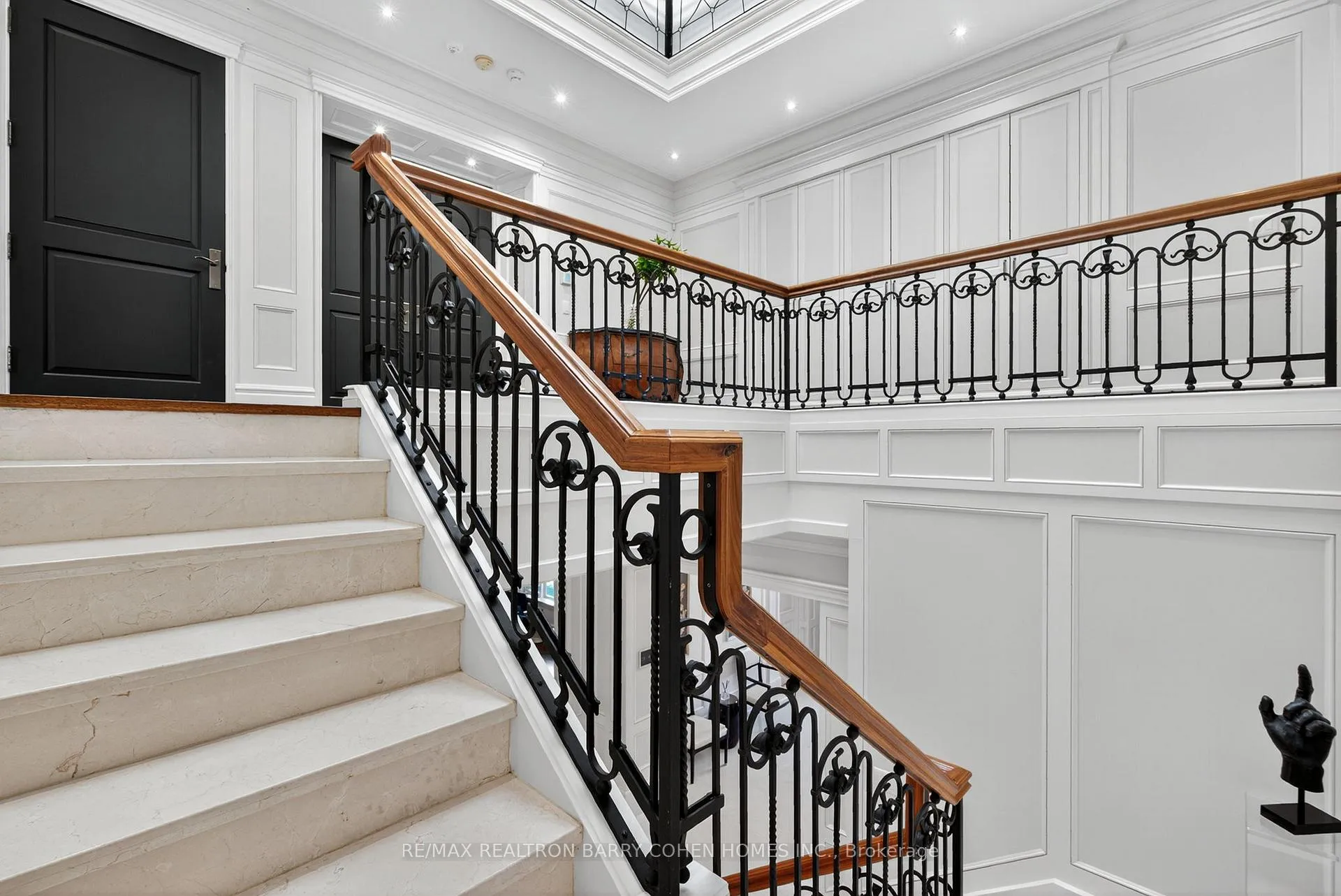 Photo 15 of 76 Arjay Crescent, North York, Bridle Path-Sunnybrook-York Mills — HOMEH