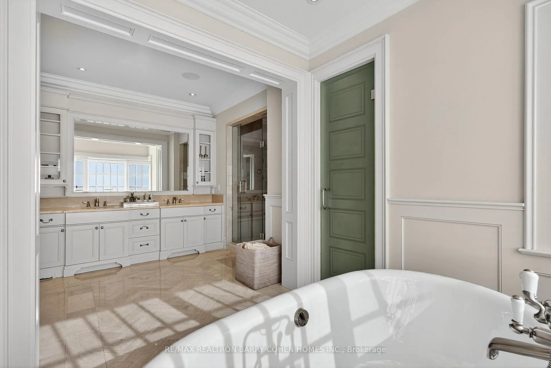 Photo 25 of 76 Arjay Crescent, North York, Bridle Path-Sunnybrook-York Mills — HOMEH