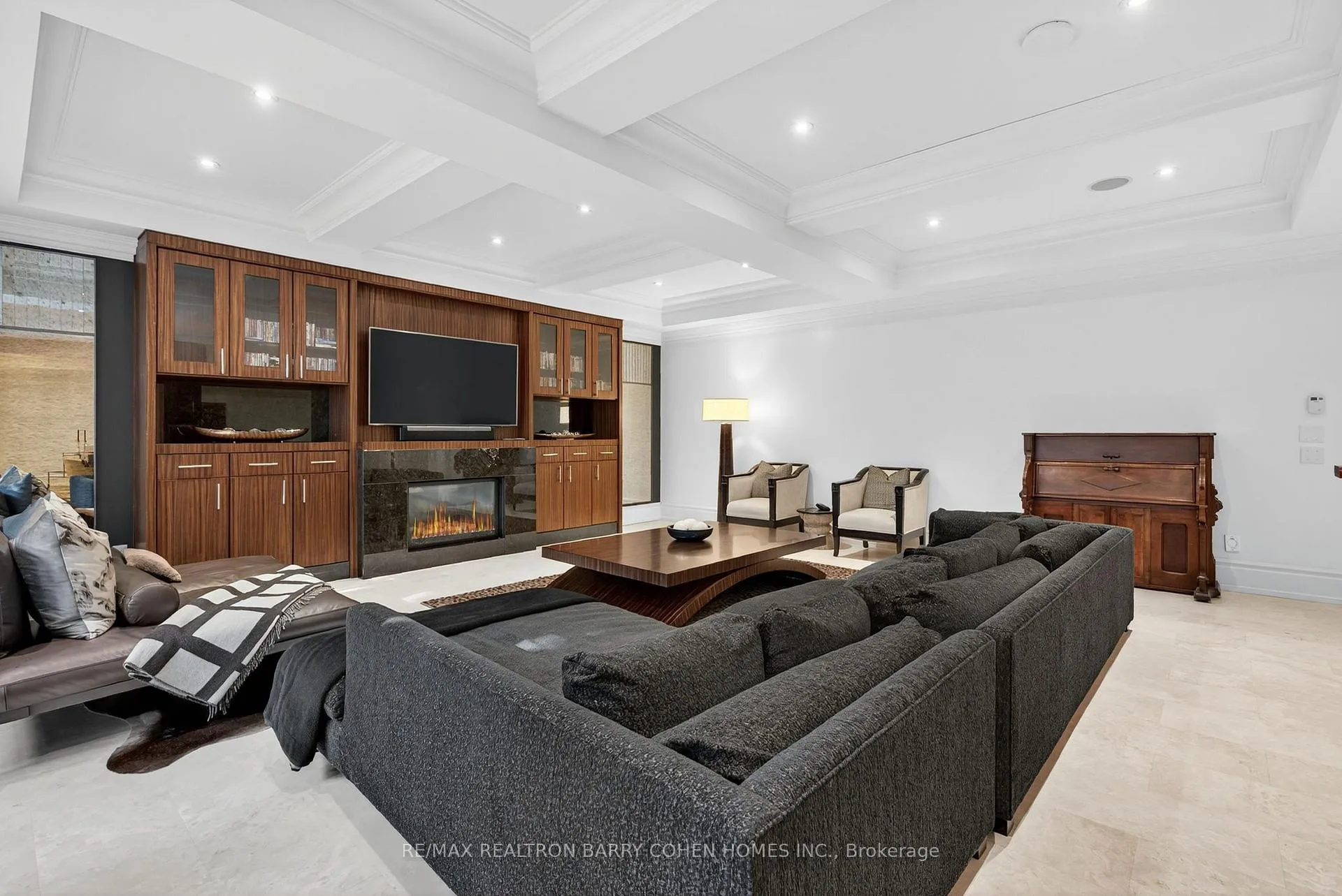 Photo 35 of 76 Arjay Crescent, North York, Bridle Path-Sunnybrook-York Mills — HOMEH