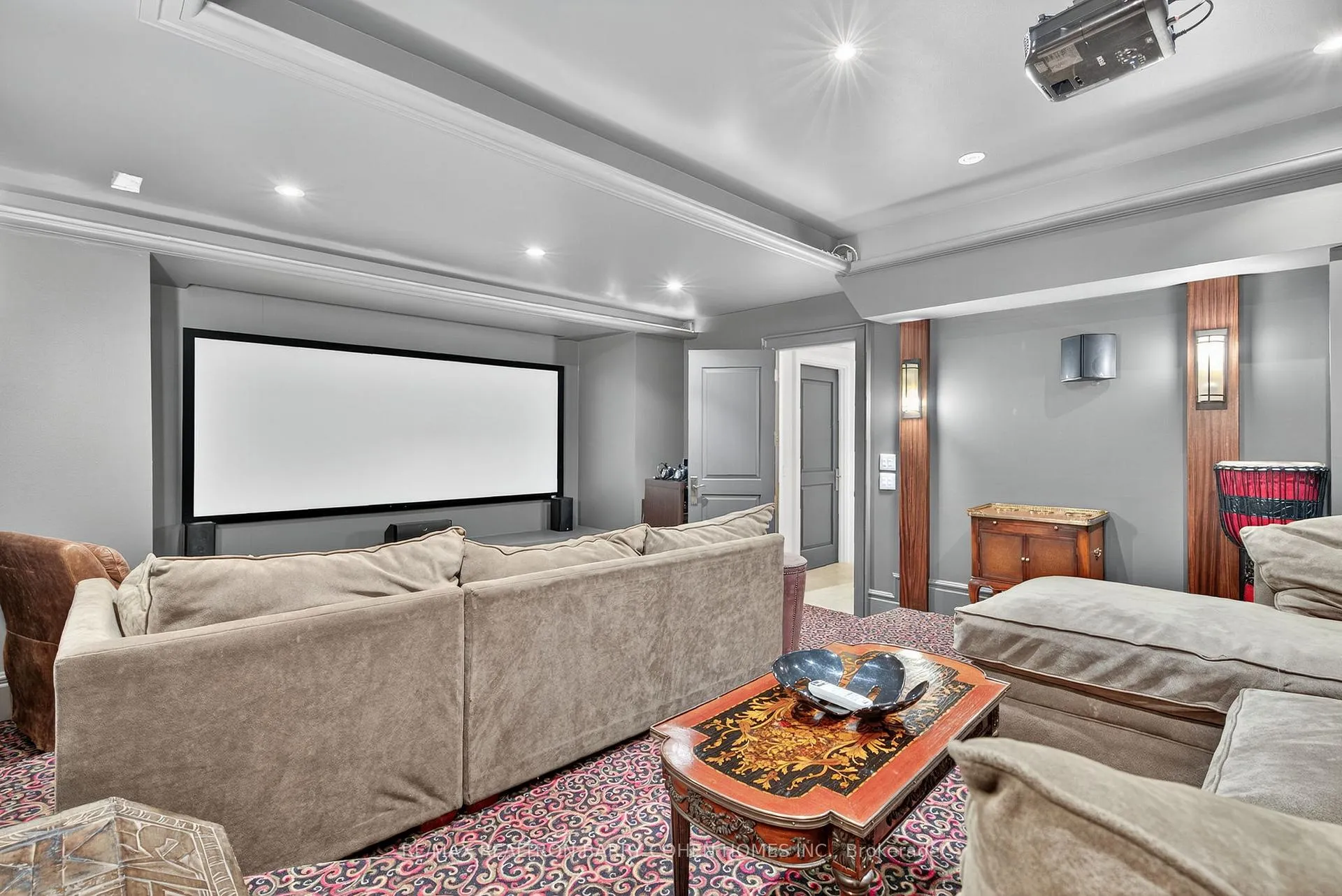 Photo 39 of 76 Arjay Crescent, North York, Bridle Path-Sunnybrook-York Mills — HOMEH