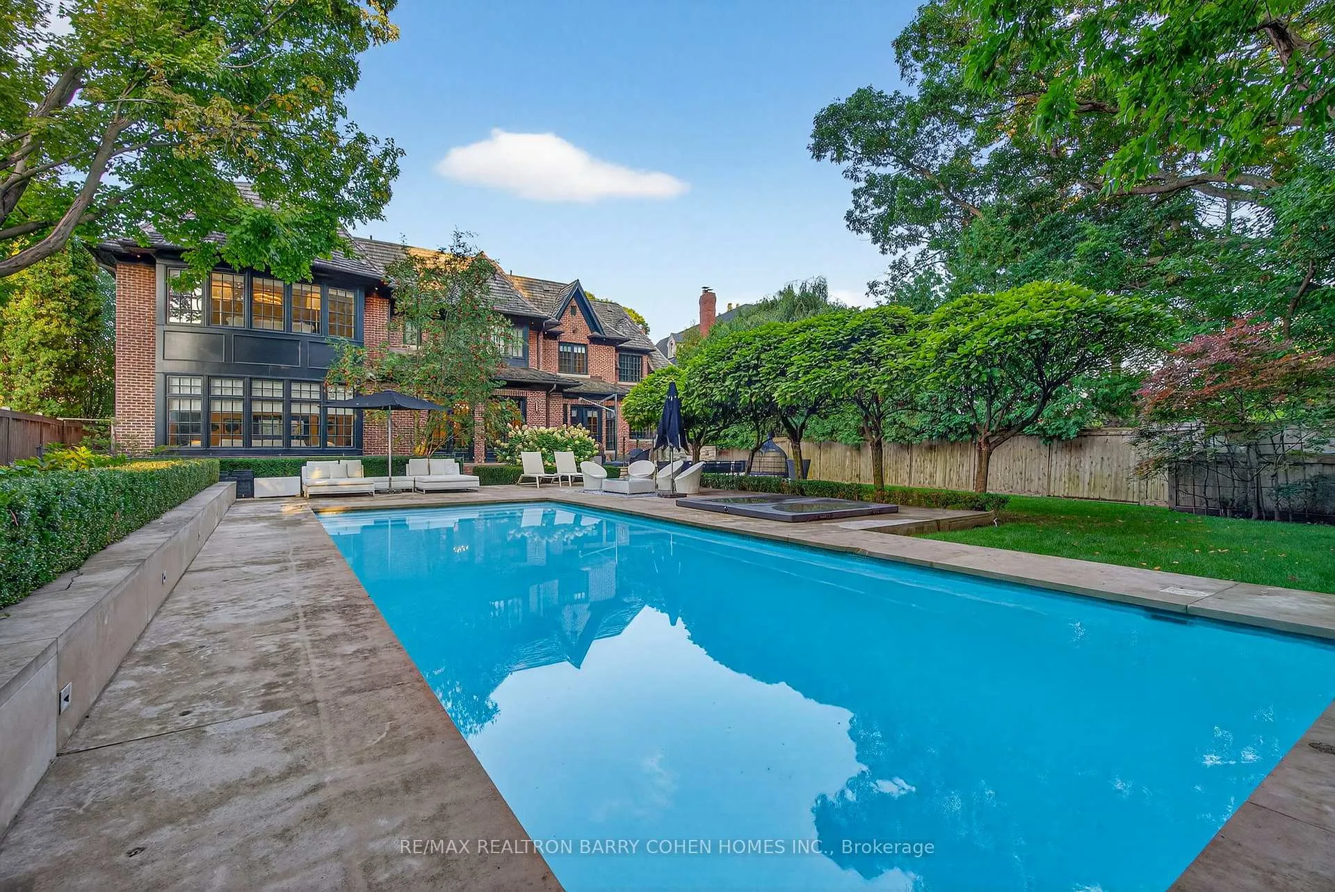 Photo 41 of 76 Arjay Crescent, North York, Bridle Path-Sunnybrook-York Mills — HOMEH