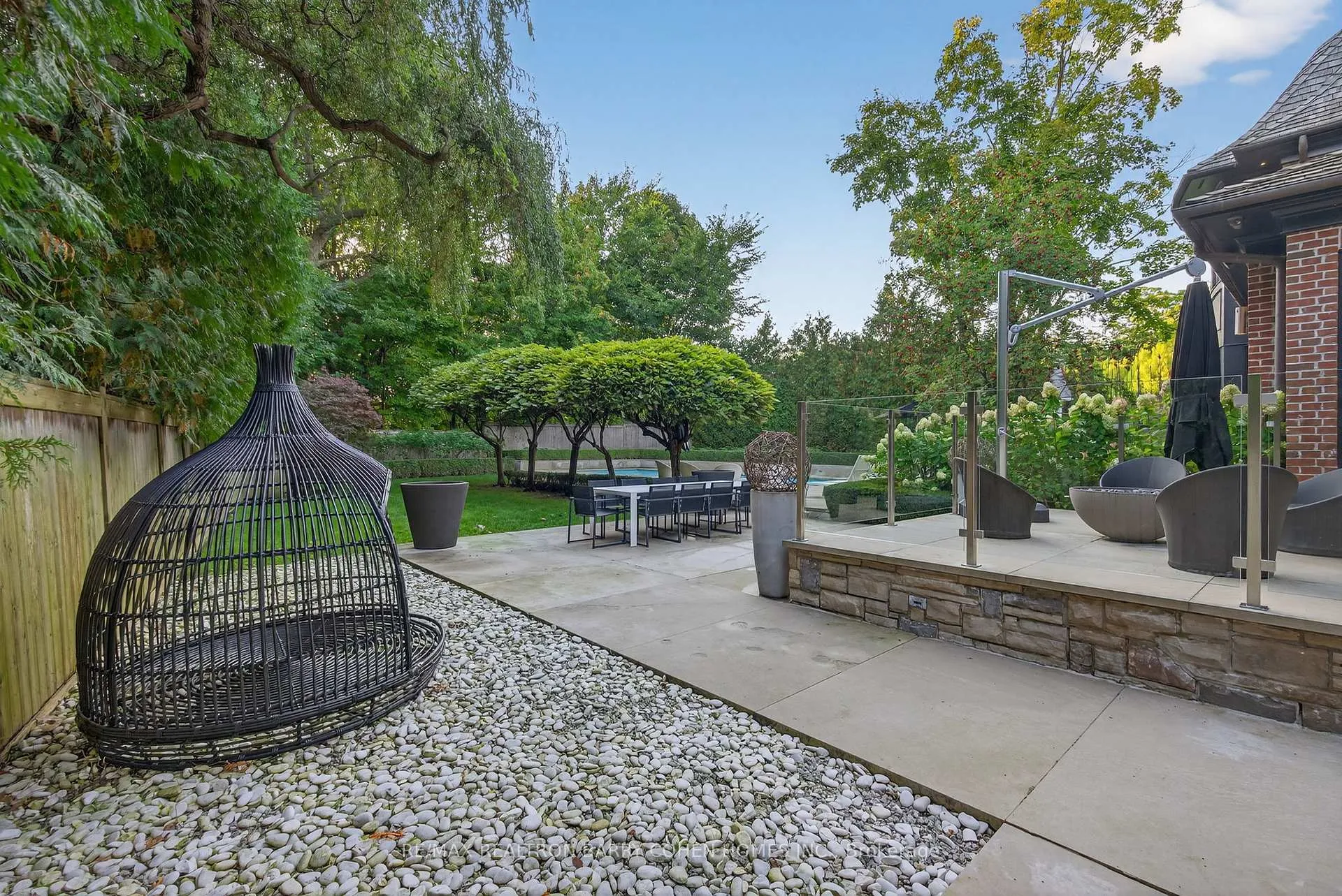 Photo 42 of 76 Arjay Crescent, North York, Bridle Path-Sunnybrook-York Mills — HOMEH
