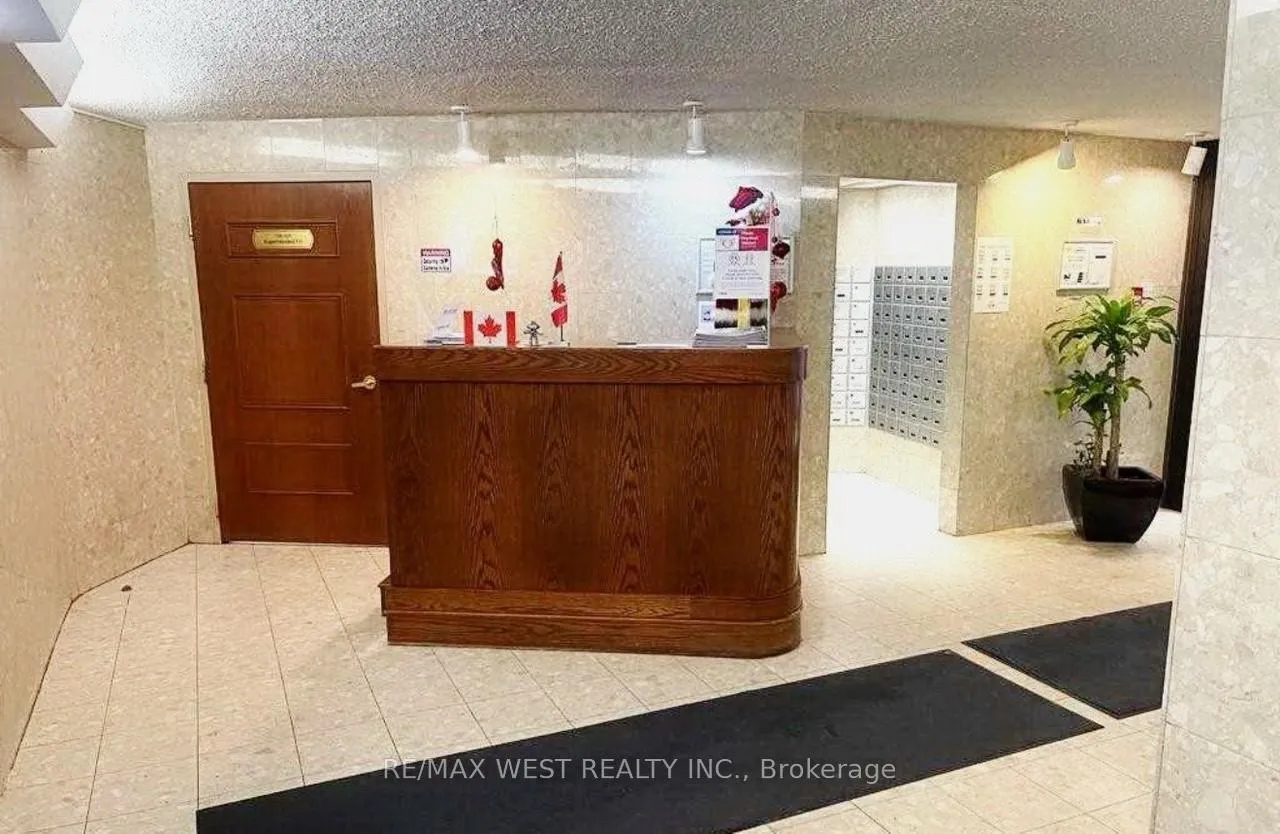 Photo 3 of Unit 812, 60 Pavane Linkway, Toronto, Flemingdon Park — HOMEH