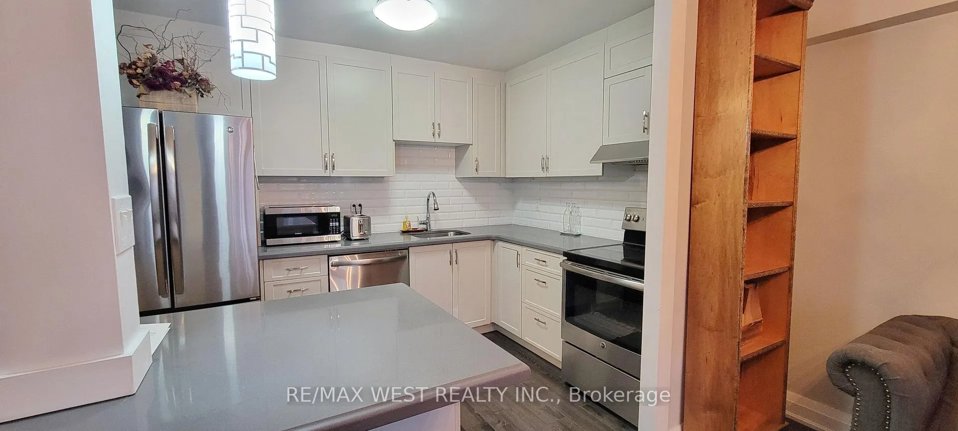 Photo 17 of Unit 812, 60 Pavane Linkway, Toronto, Flemingdon Park — HOMEH