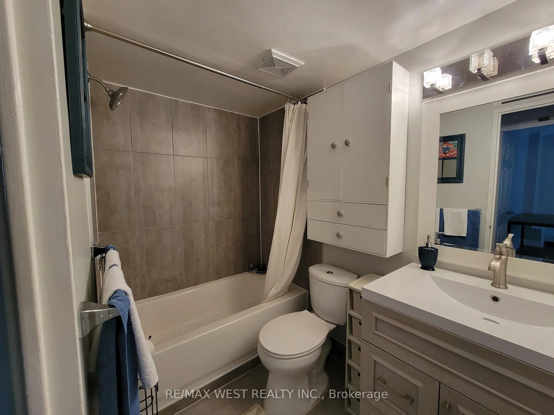 Photo 26 of Unit 812, 60 Pavane Linkway, Toronto, Flemingdon Park — HOMEH