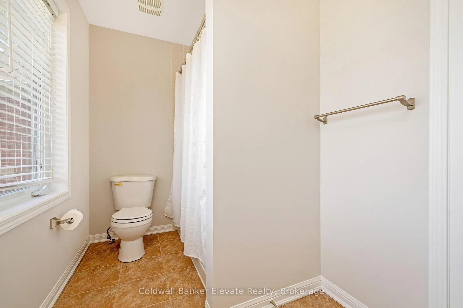Photo 22 of 963 McTrach Crescent, Milton, Harrison — HOMEH