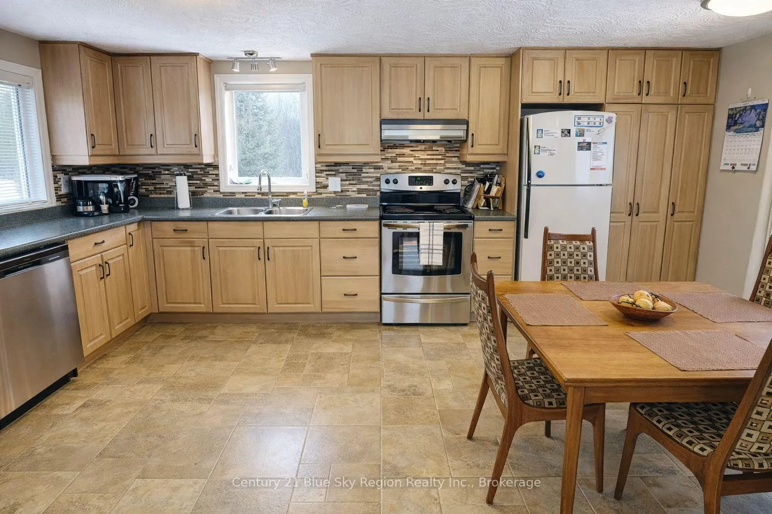 Photo 4 of 36 Nichols Street, Callander — HOMEH