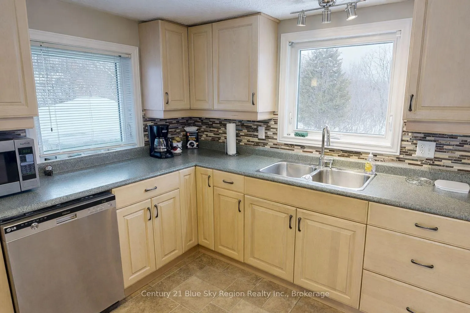 Photo 6 of 36 Nichols Street, Callander — HOMEH
