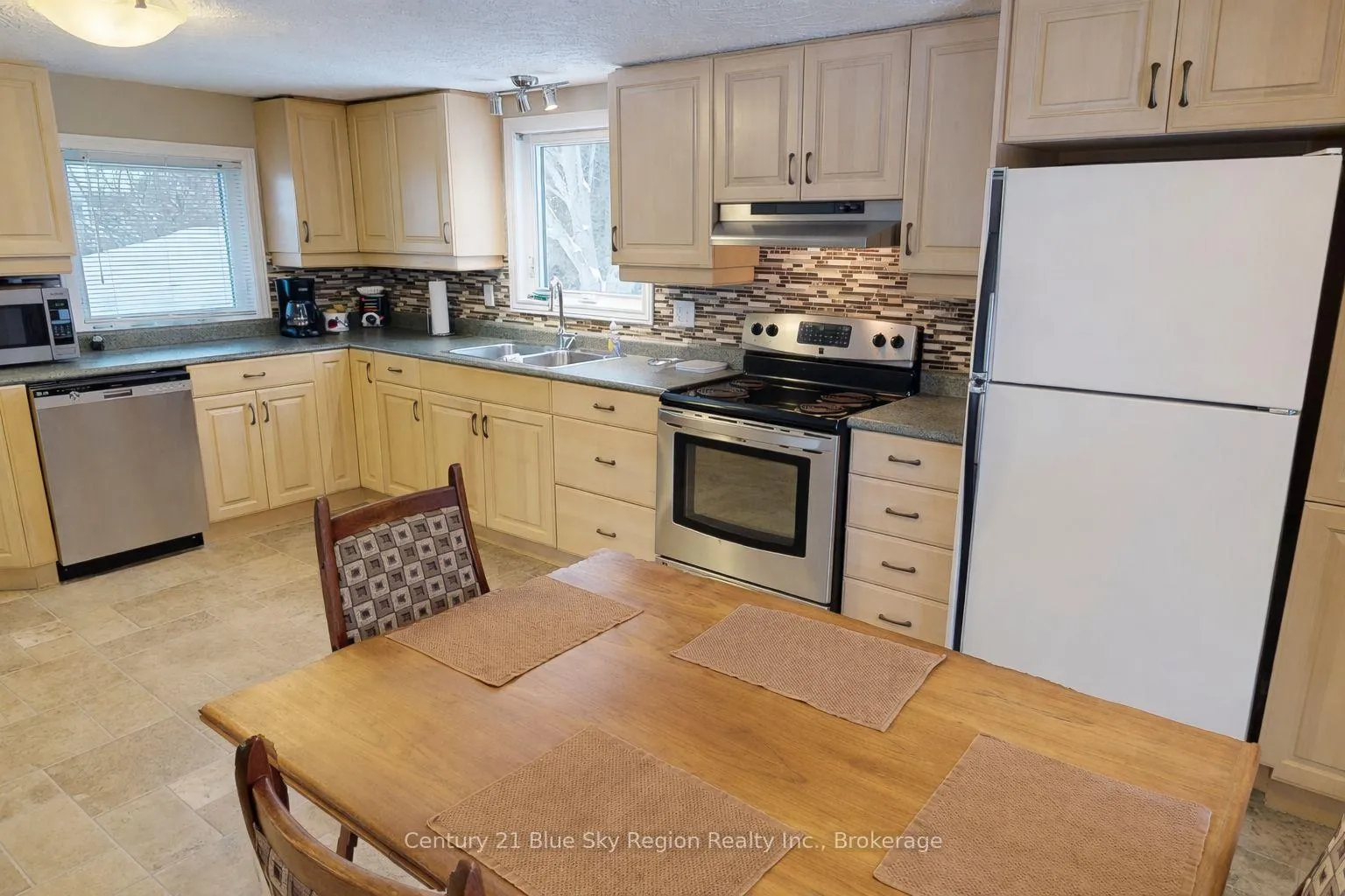 Photo 8 of 36 Nichols Street, Callander — HOMEH