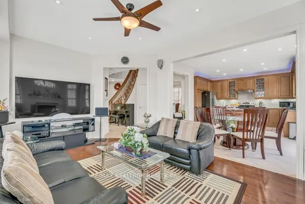 Photo 24 of 86 Batchford Crescent, Markham, Box Grove — HOMEH