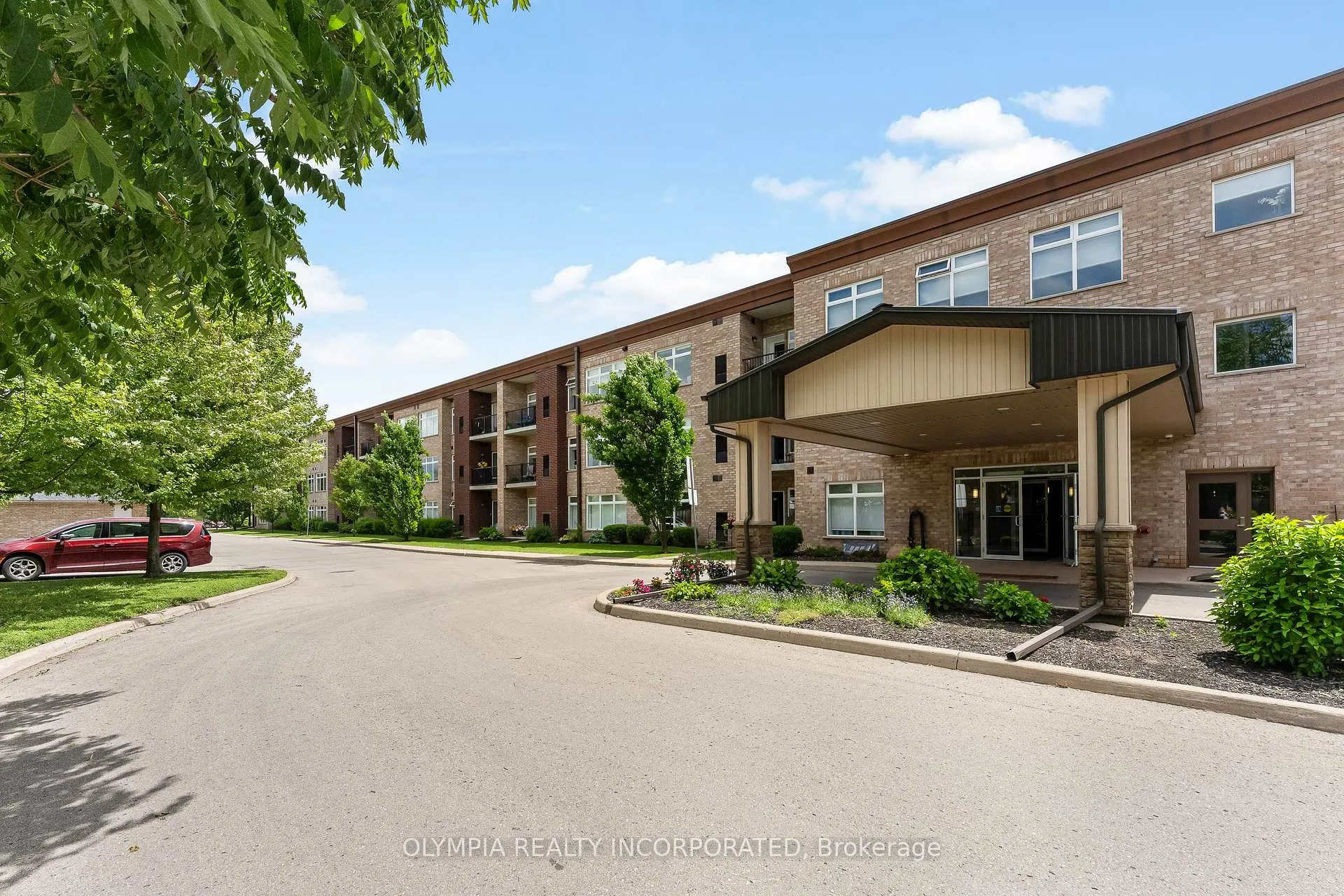 Front of Unit 322, 4644 Pettit Avenue