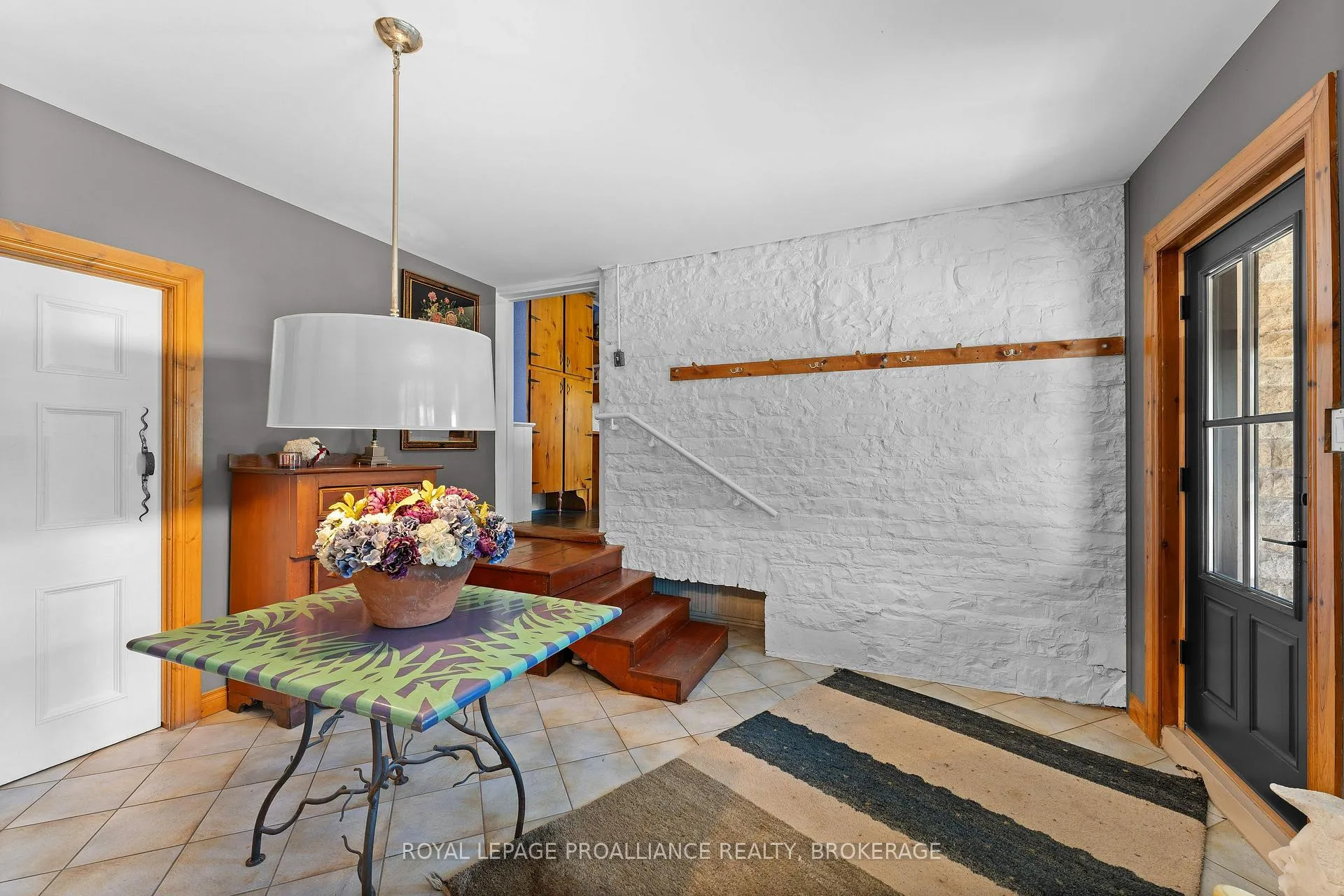 Photo 24 of 1863 Sydenham Road, Kingston, City North of 401 — HOMEH