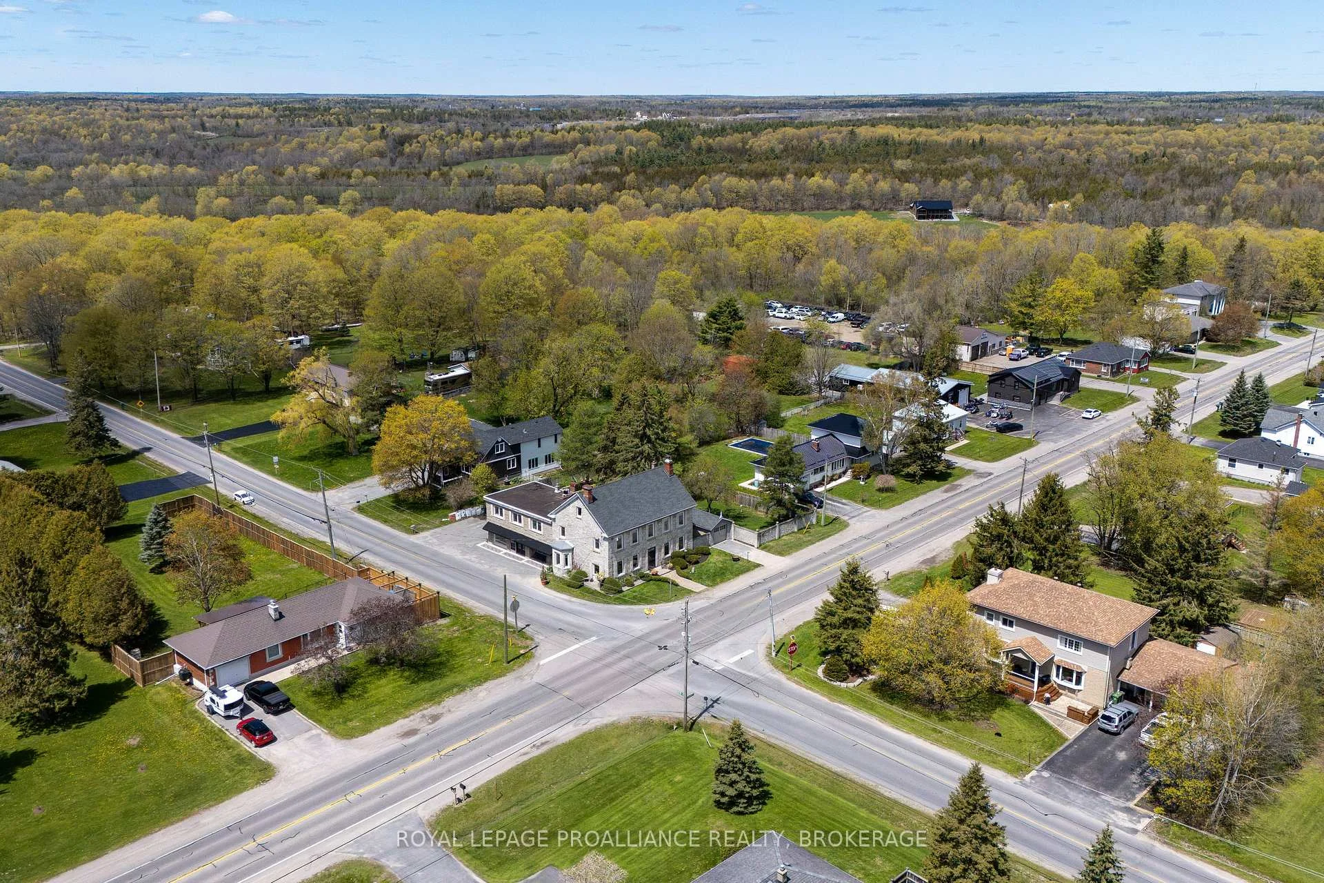 Photo 7 of 1863 Sydenham Road, Kingston, City North of 401 — HOMEH