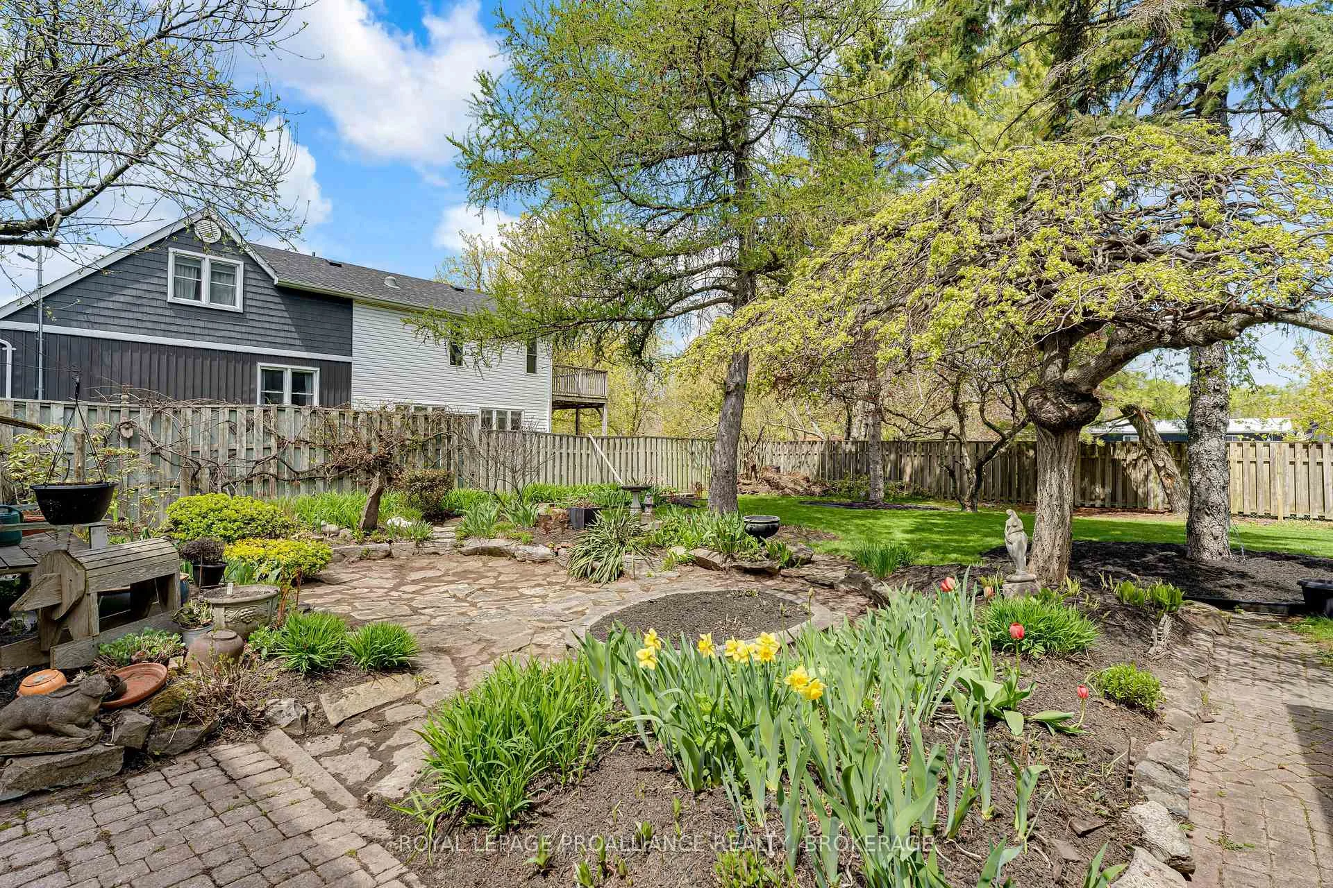 Photo 41 of 1863 Sydenham Road, Kingston, City North of 401 — HOMEH