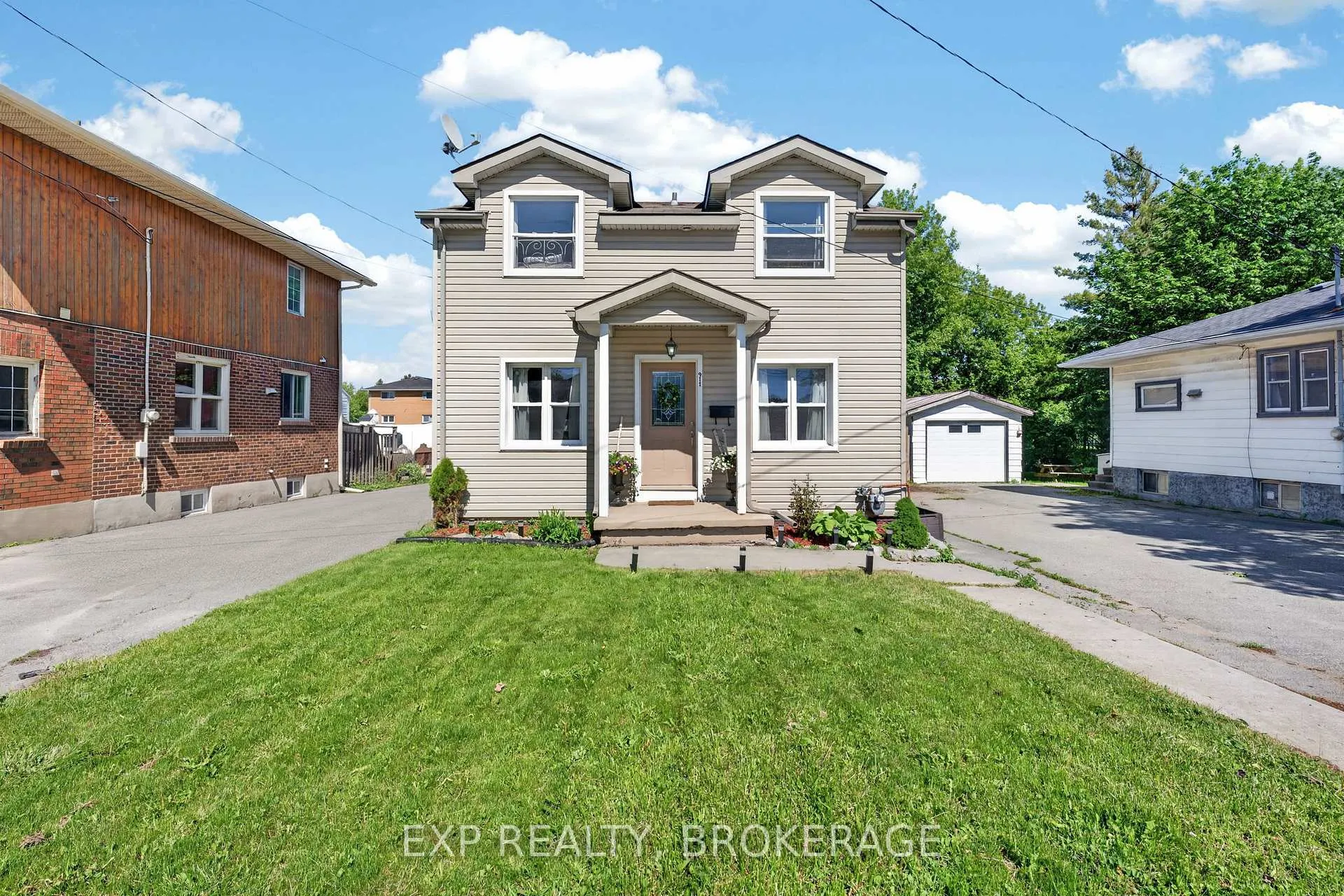 Photo 2 of 911 Division Street, Kingston, East of Sir John A. Blvd — HOMEH