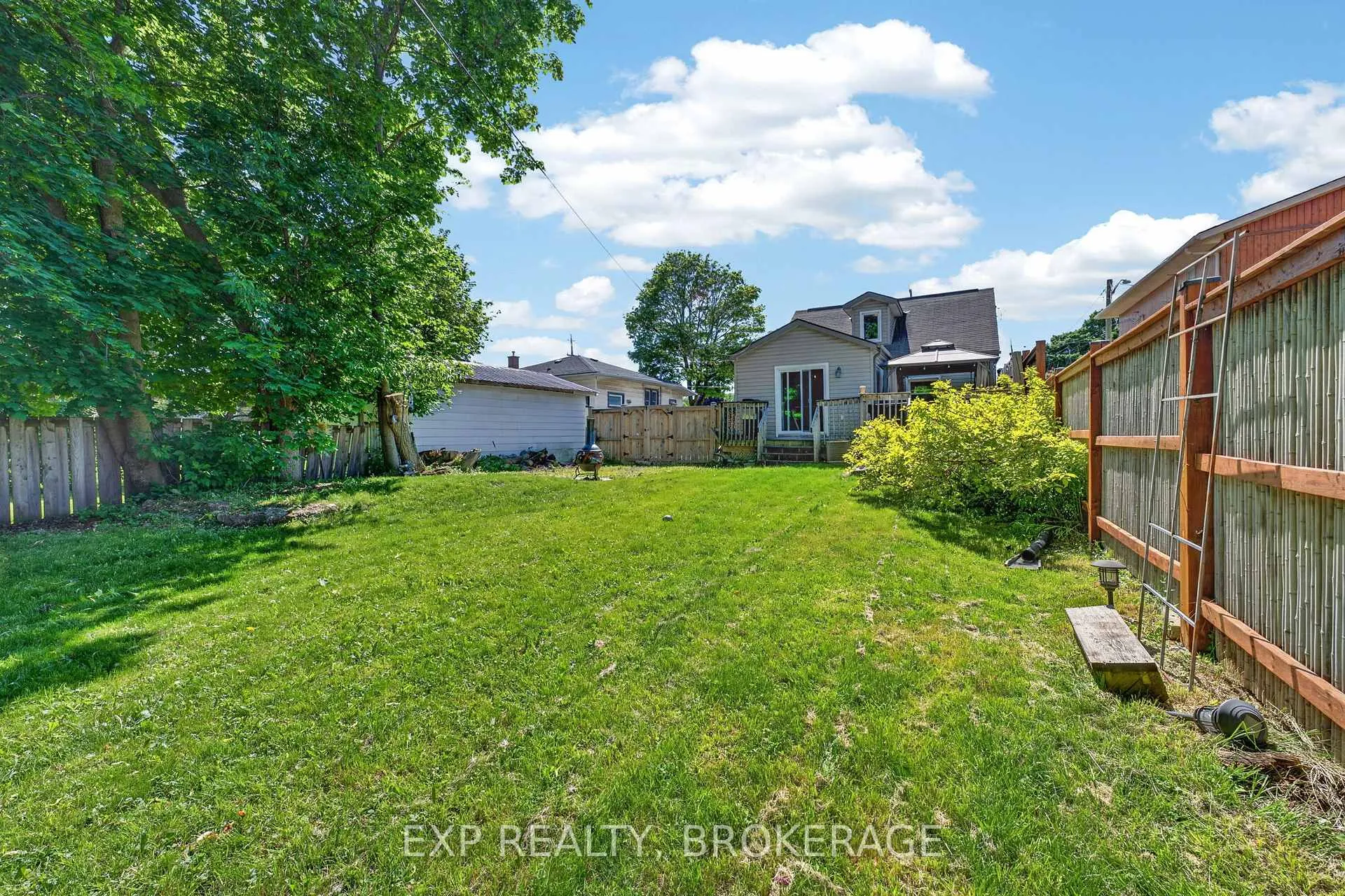 Photo 32 of 911 Division Street, Kingston, East of Sir John A. Blvd — HOMEH