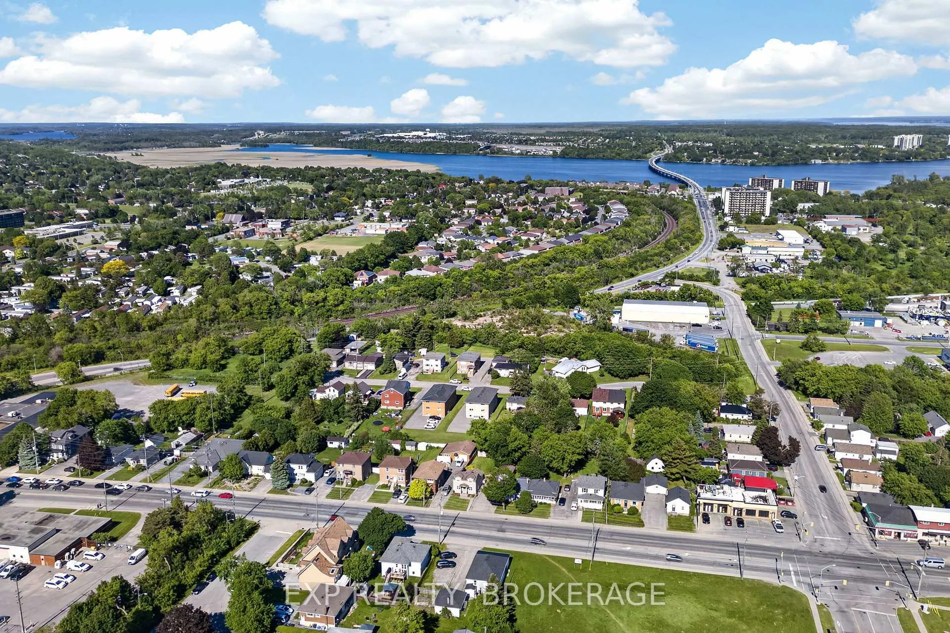 Photo 37 of 911 Division Street, Kingston, East of Sir John A. Blvd — HOMEH