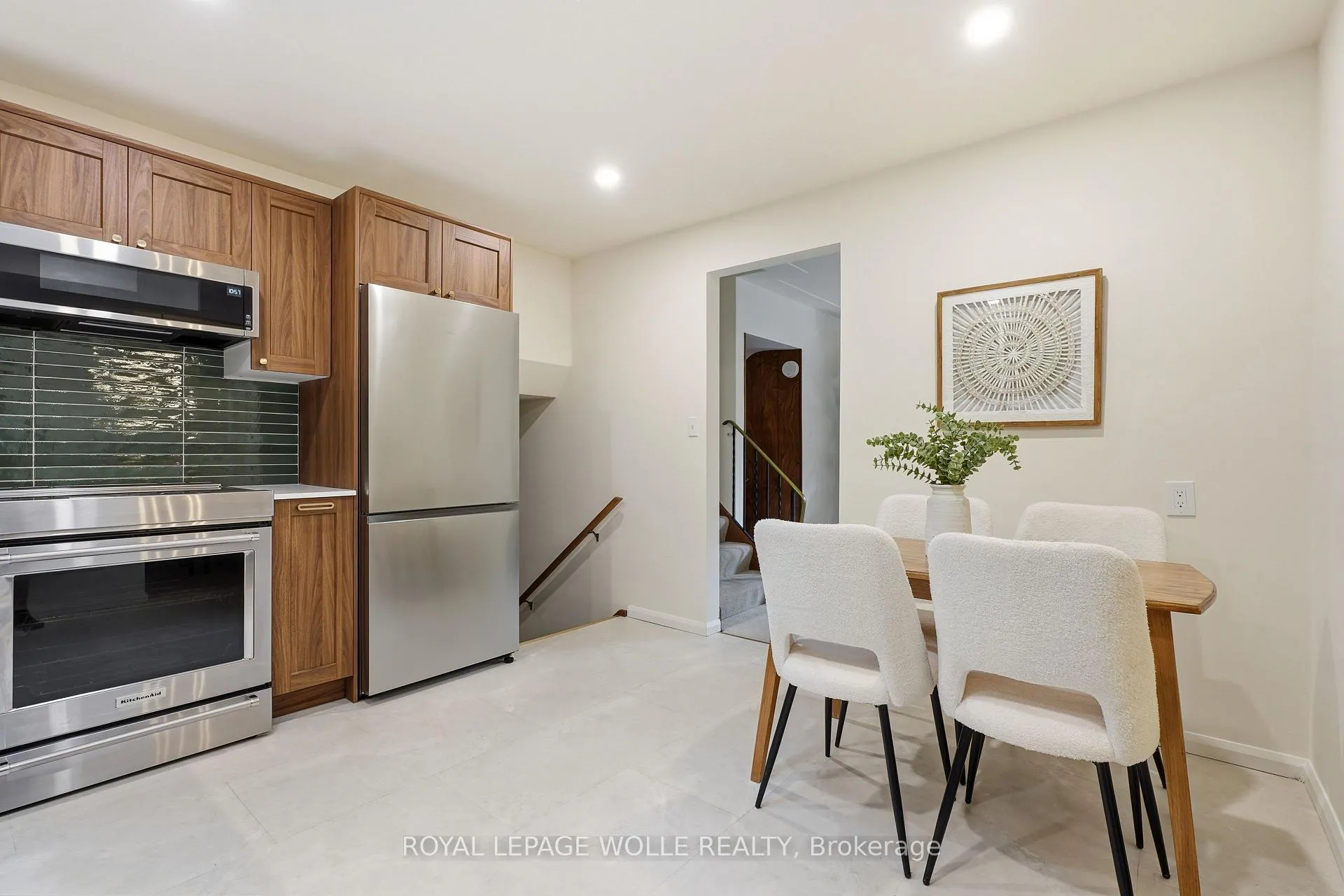 Photo 12 of 67 Longwood Drive, Waterloo — HOMEH