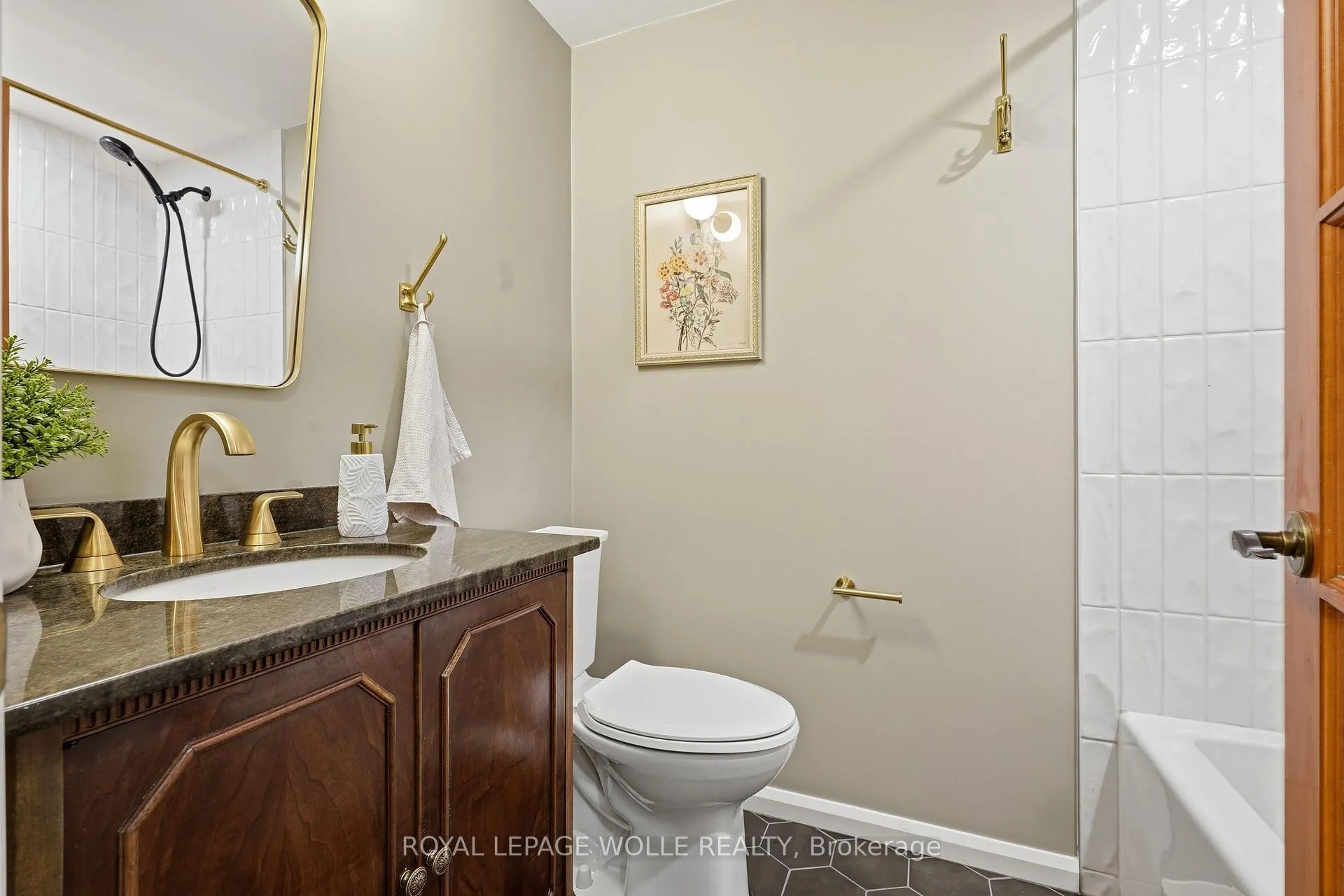 Photo 19 of 67 Longwood Drive, Waterloo — HOMEH