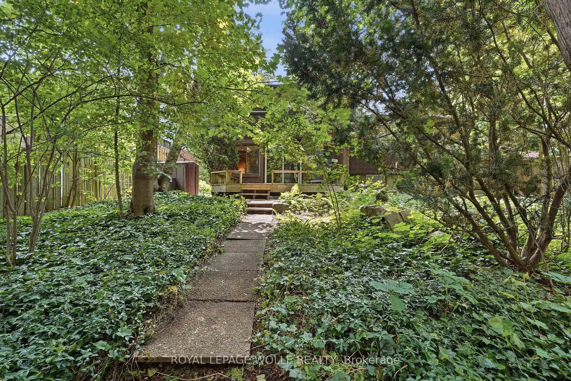 Photo 38 of 67 Longwood Drive, Waterloo — HOMEH