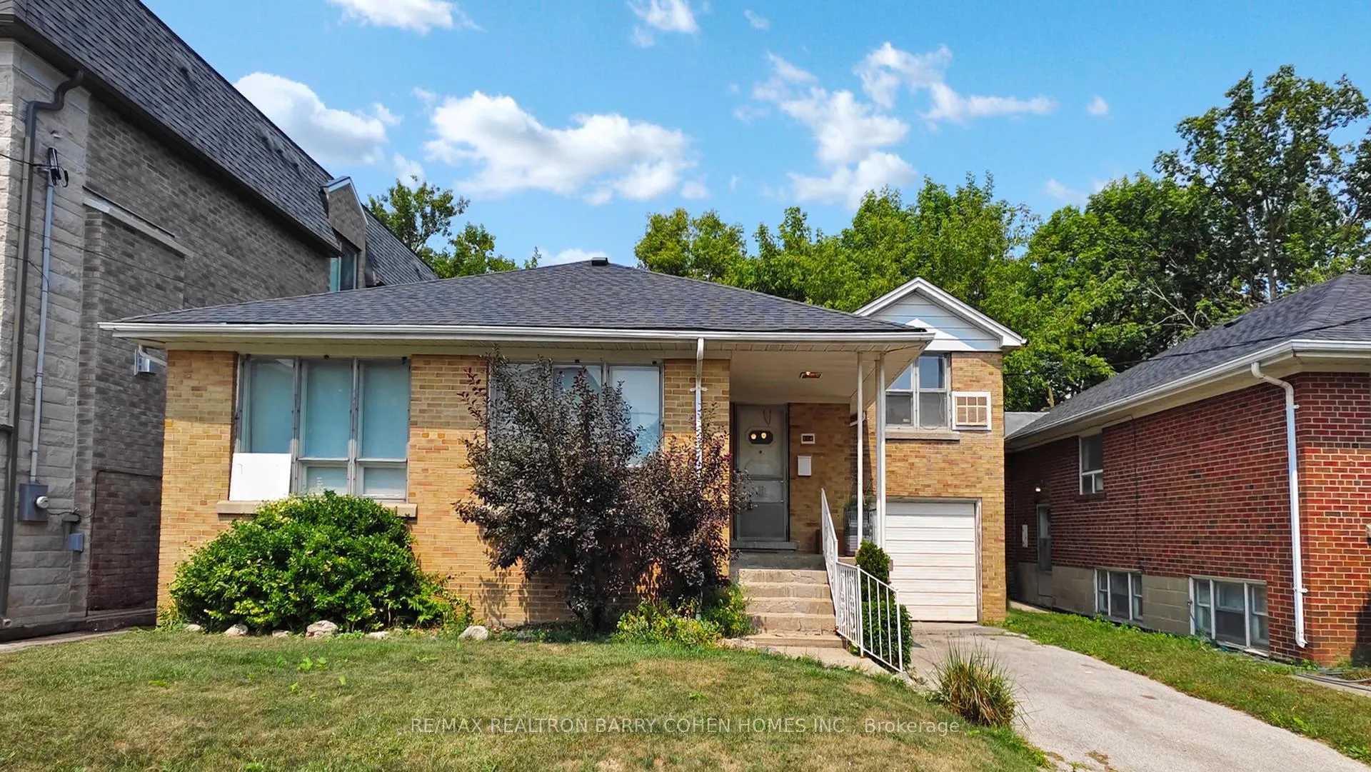 Photo 2 of 174 Caribou Road, Toronto, Bedford Park-Nortown — HOMEH