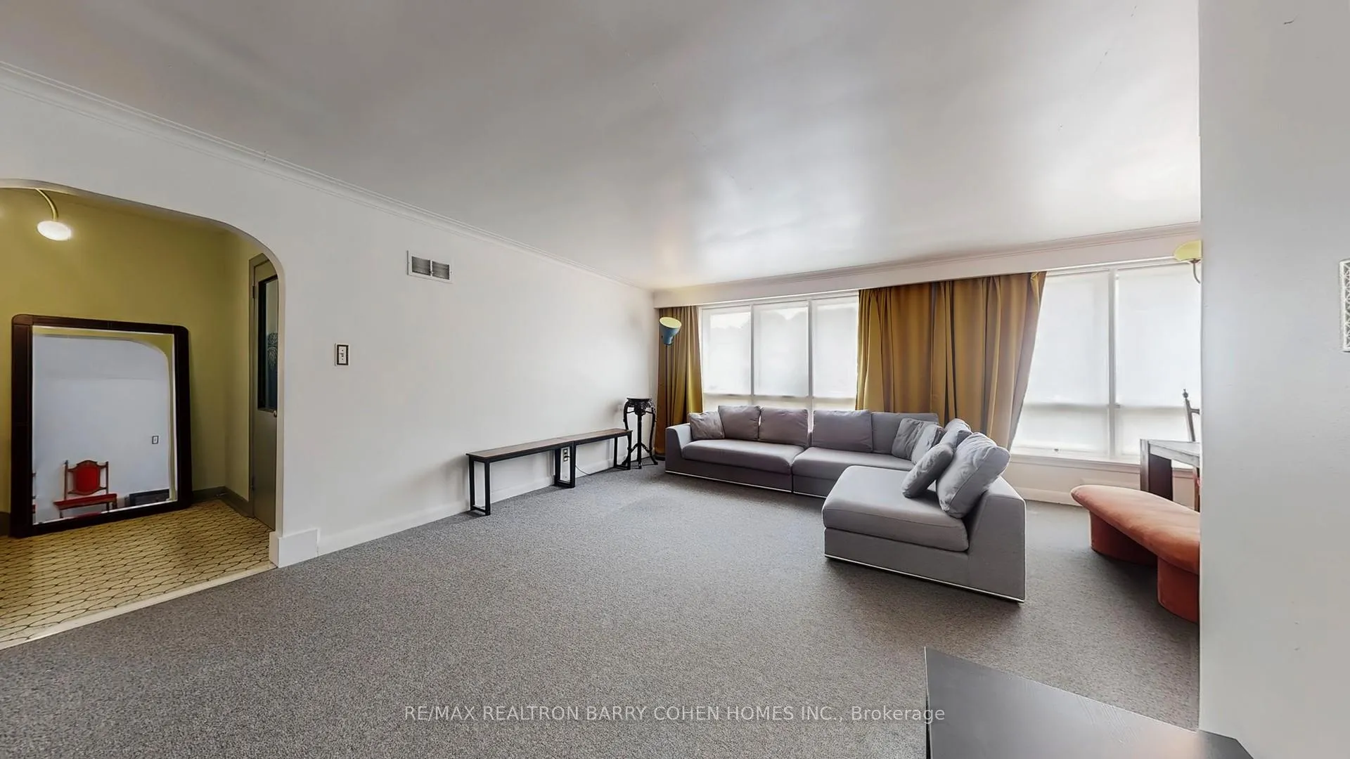 Photo 5 of 174 Caribou Road, Toronto, Bedford Park-Nortown — HOMEH