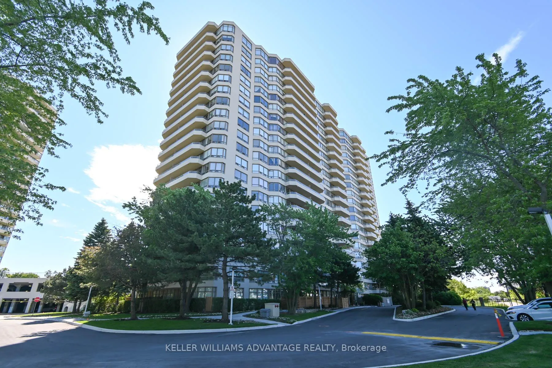 Photo 2 of Unit 585, 1 Greystone Walk Drive, Scarborough, Kennedy Park — HOMEH
