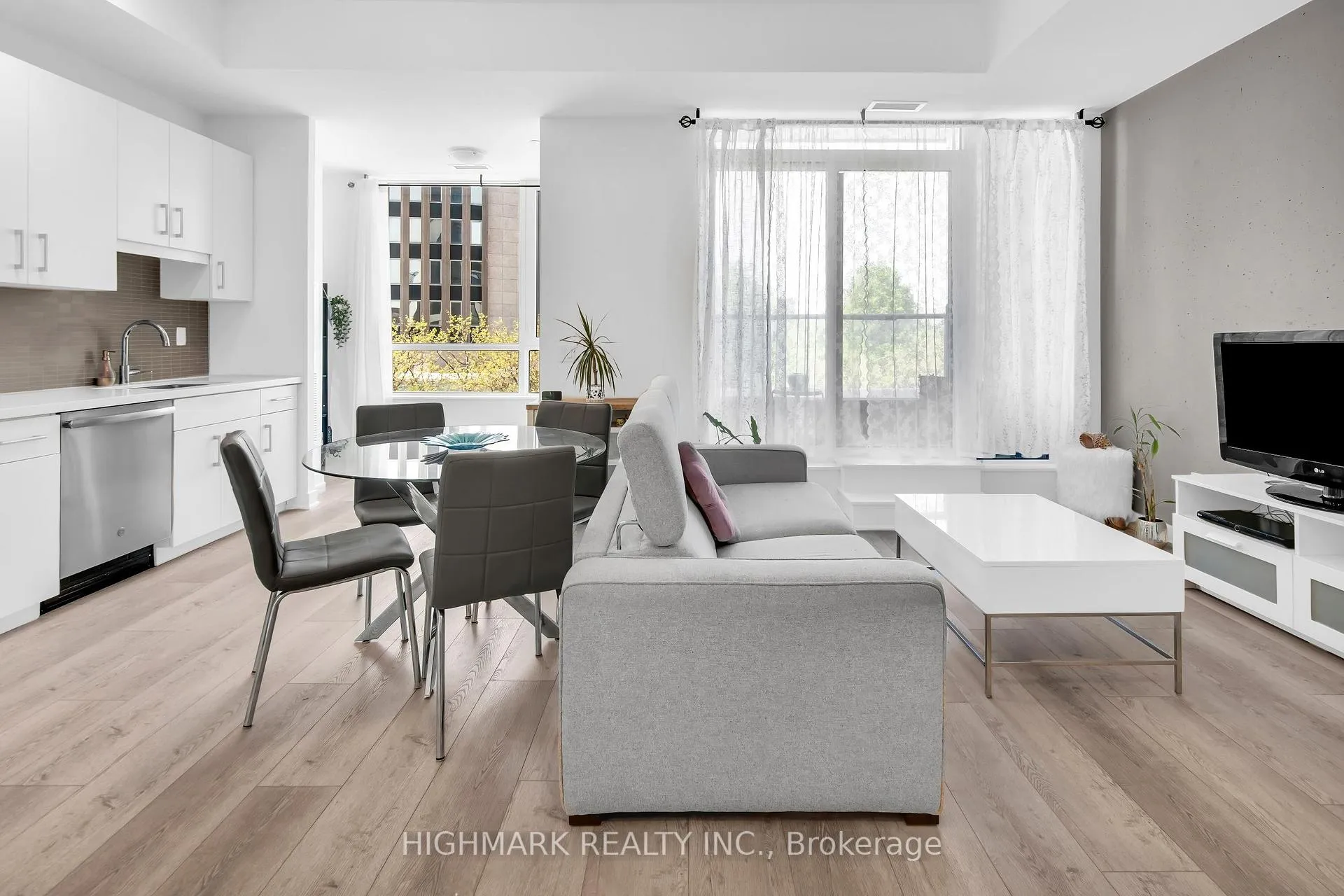Photo 3 of Unit 312, 2007 James Street, Burlington, Brant — HOMEH