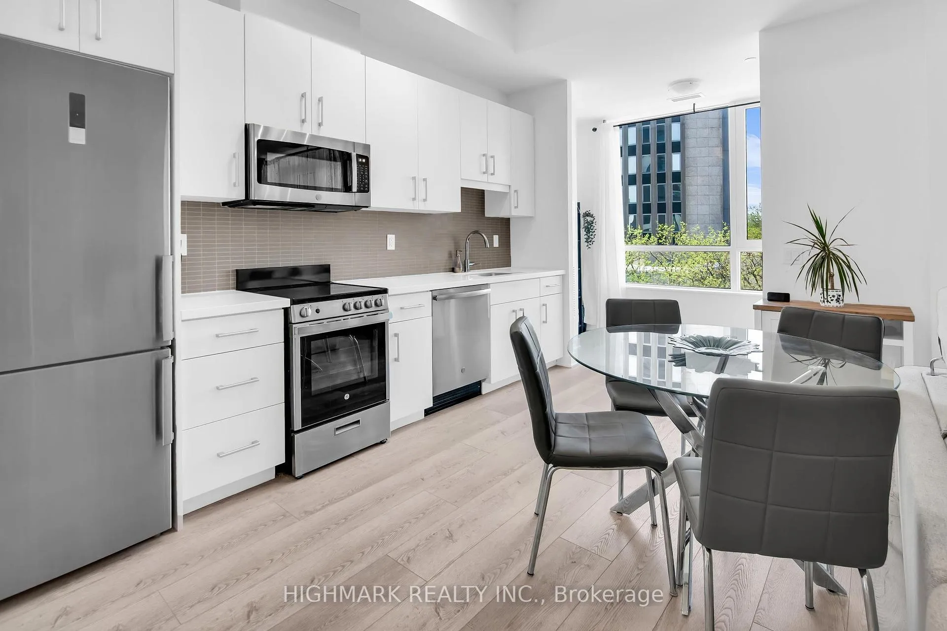 Photo 6 of Unit 312, 2007 James Street, Burlington, Brant — HOMEH