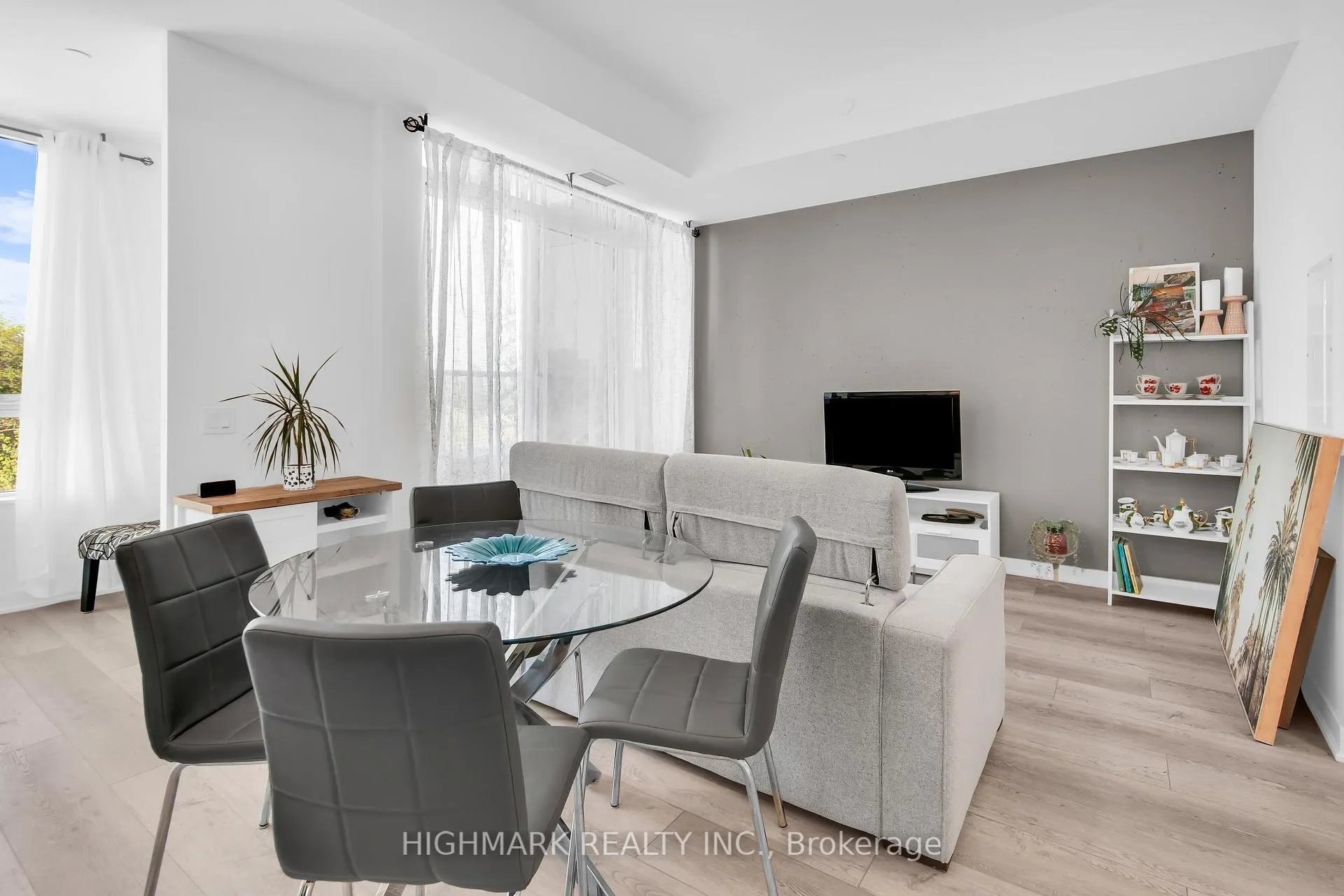 Photo 7 of Unit 312, 2007 James Street, Burlington, Brant — HOMEH