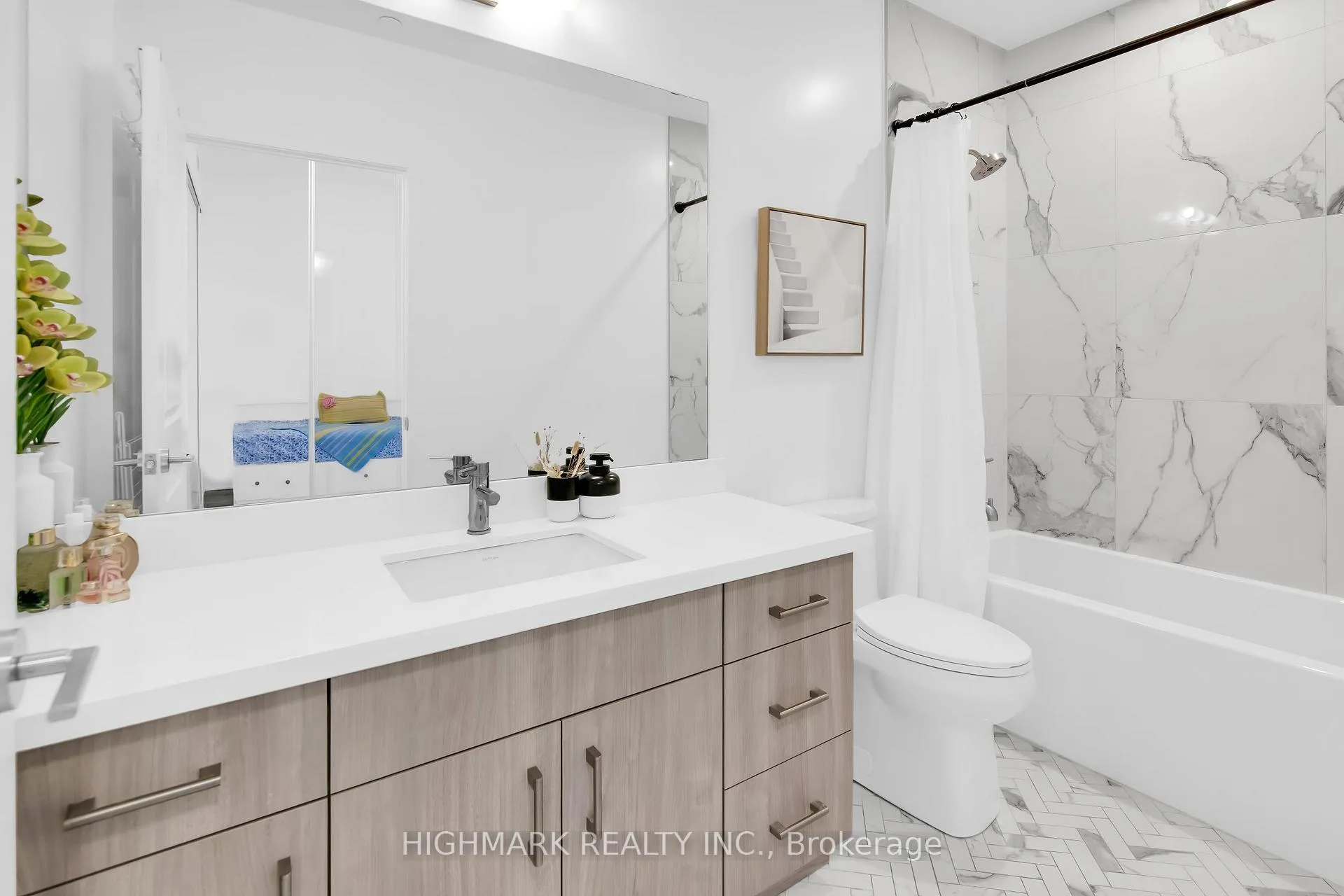 Photo 12 of Unit 312, 2007 James Street, Burlington, Brant — HOMEH