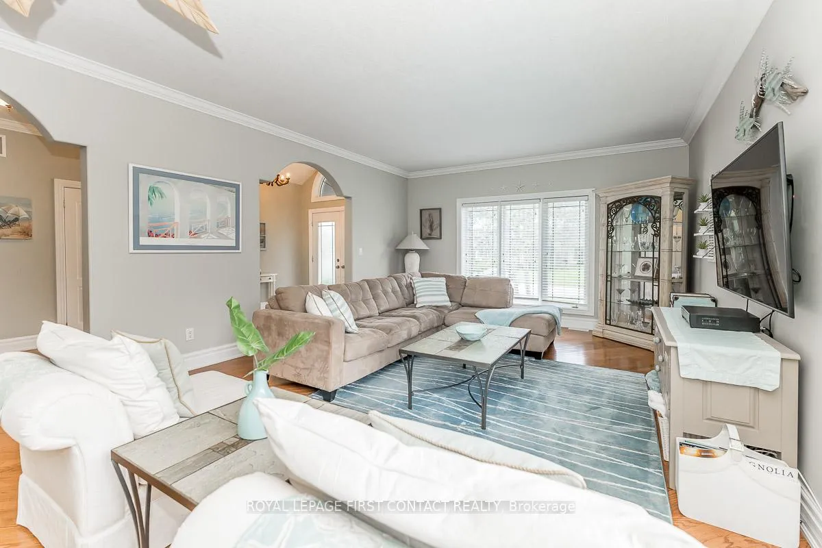 Photo 7 of 72 Luella Boulevard, Springwater, Anten Mills — HOMEH