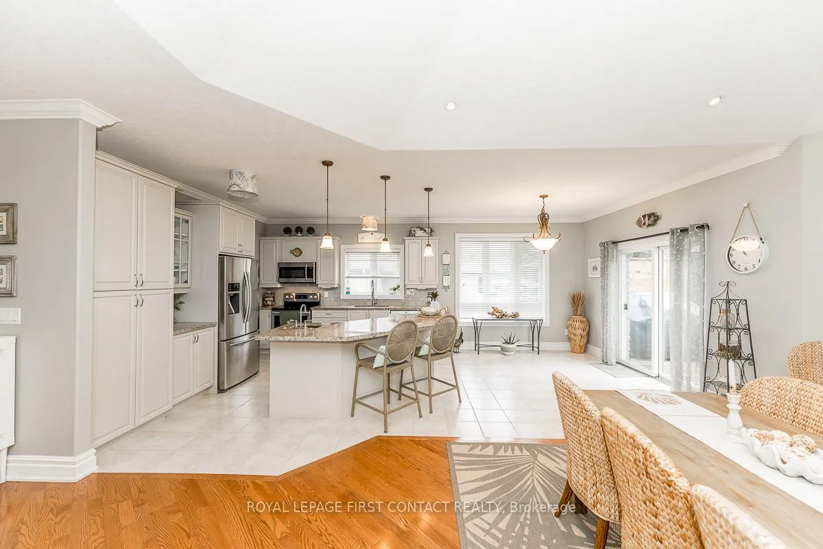 Photo 11 of 72 Luella Boulevard, Springwater, Anten Mills — HOMEH
