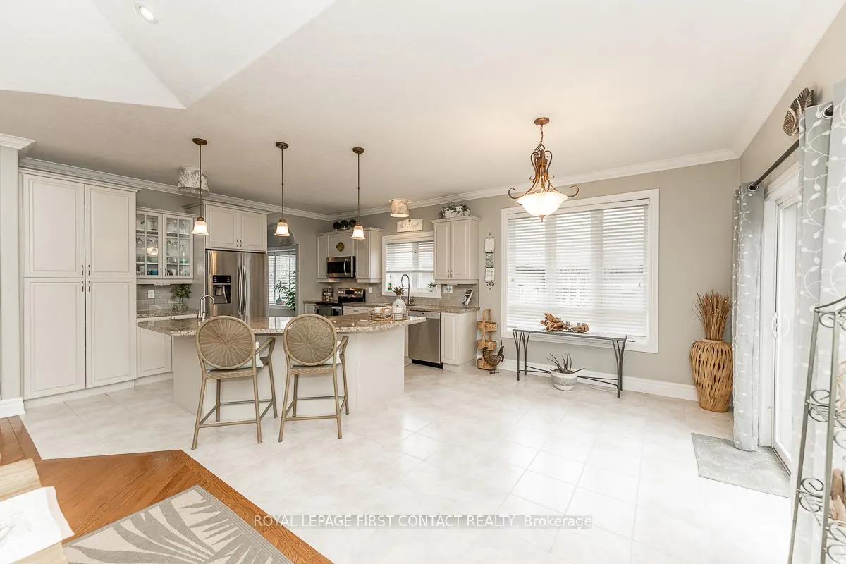 Photo 12 of 72 Luella Boulevard, Springwater, Anten Mills — HOMEH
